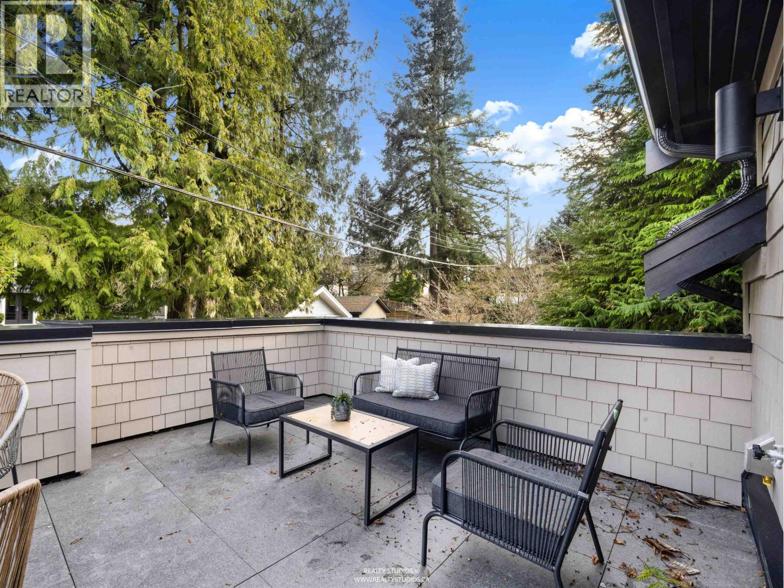 4090 Maple Crescent Property Photo 38
