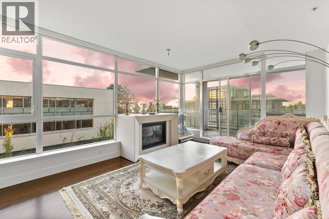 502 6080 Iona Drive Property Photo 1
