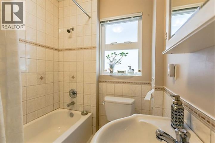 586 E 60th Avenue Property Photo 14