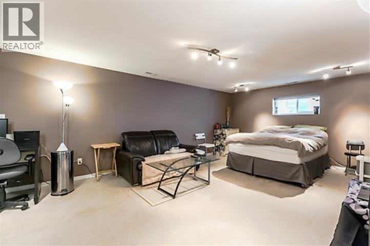 586 E 60th Avenue Property Photo 15