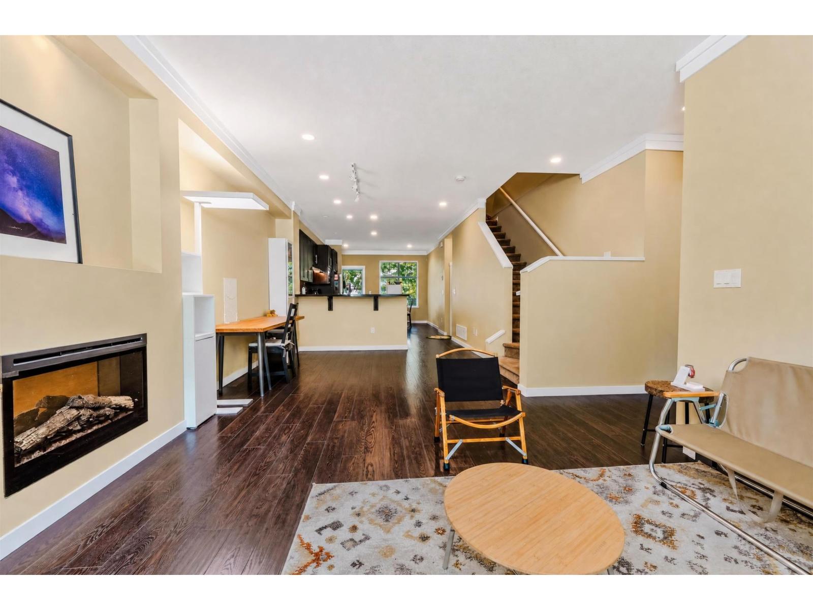 55 3009 156 Street Property Photo 3