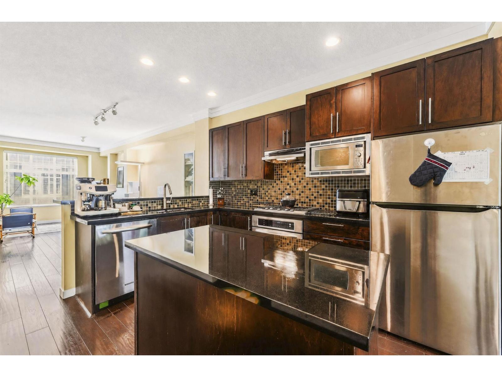 55 3009 156 Street Property Photo 4