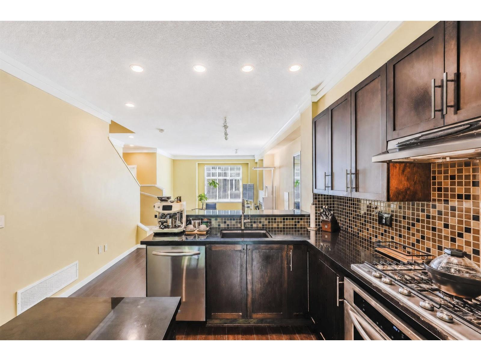 55 3009 156 Street Property Photo 7