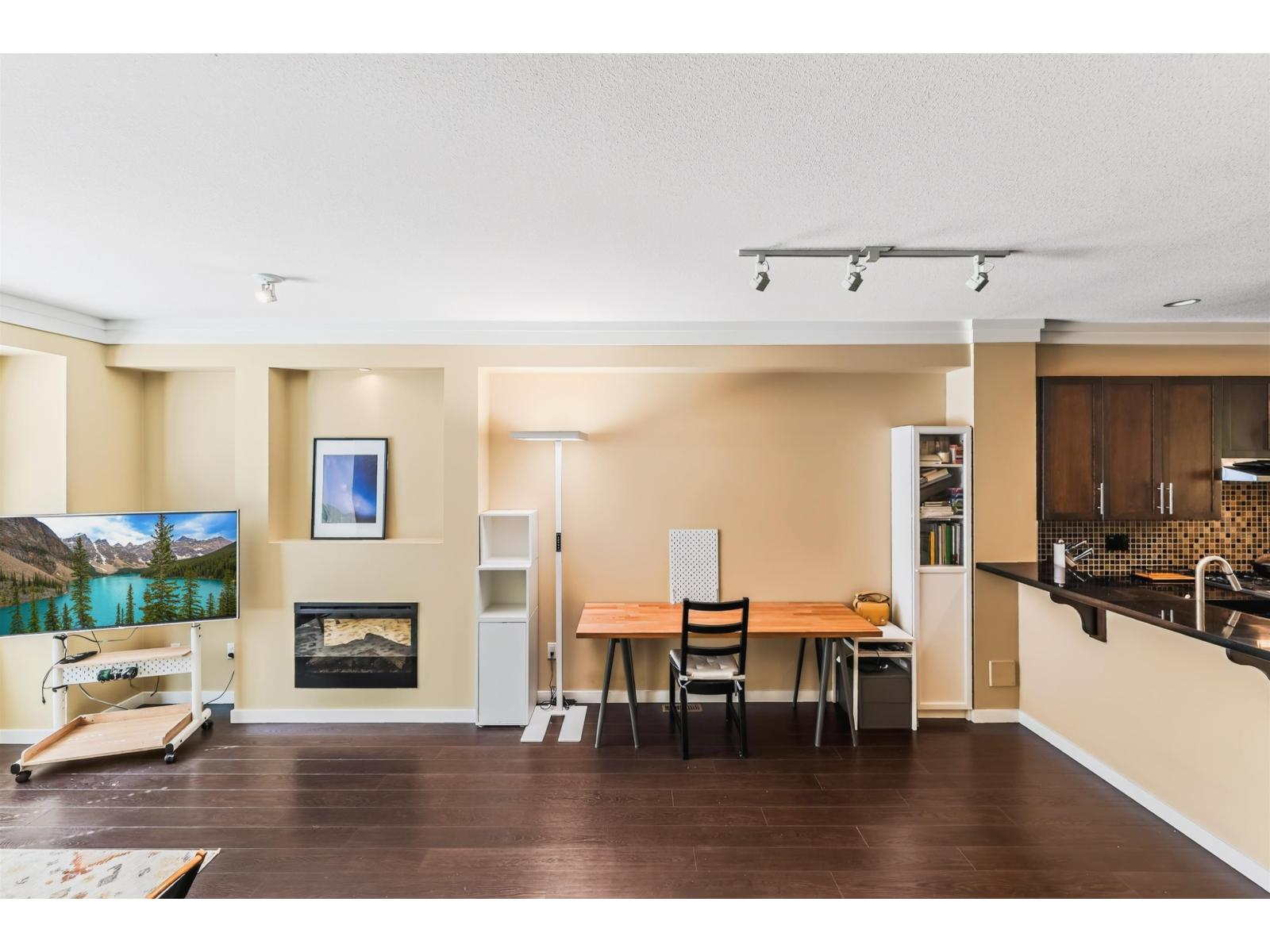 55 3009 156 Street Property Photo 9