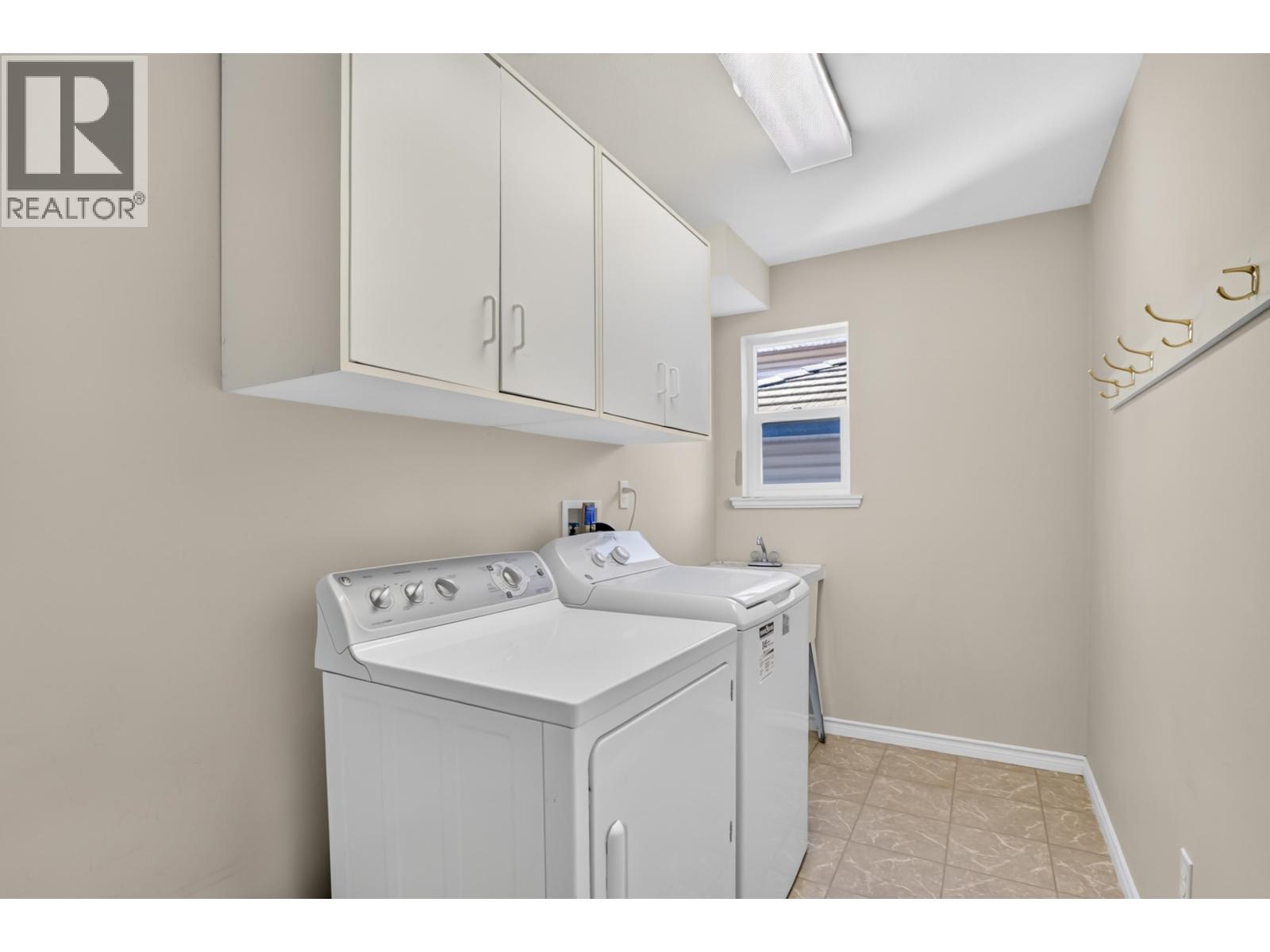 23836 Zeron Avenue Property Photo 14