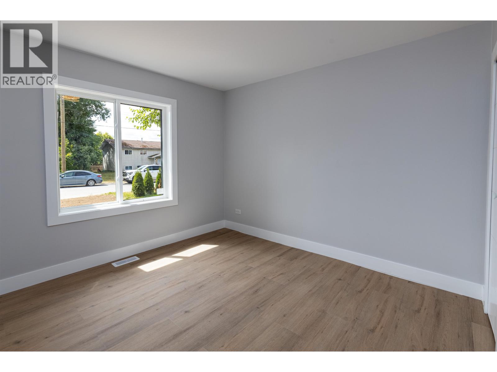 4726 Davis Avenue Property Photo 9