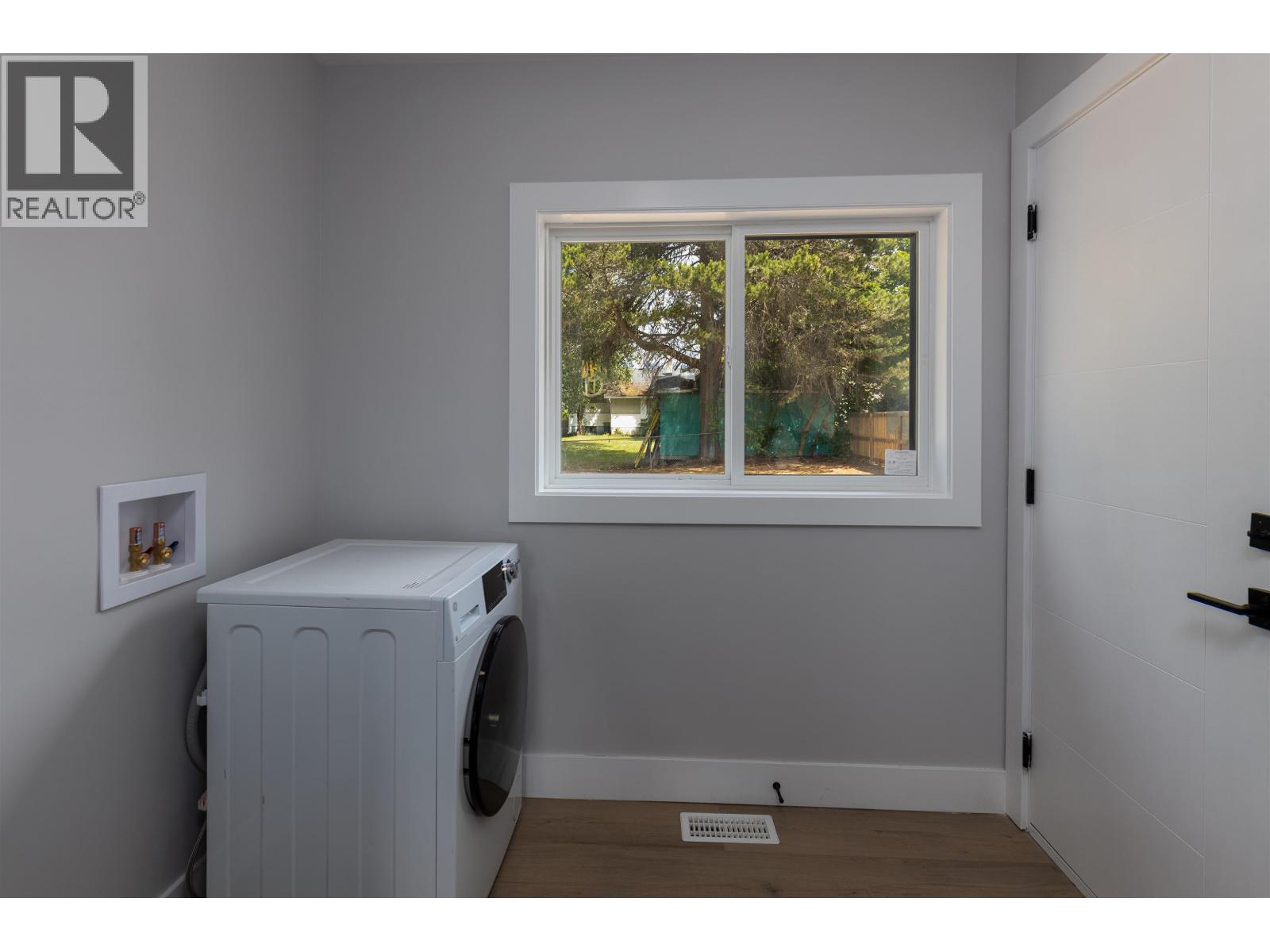 4726 Davis Avenue Property Photo 13