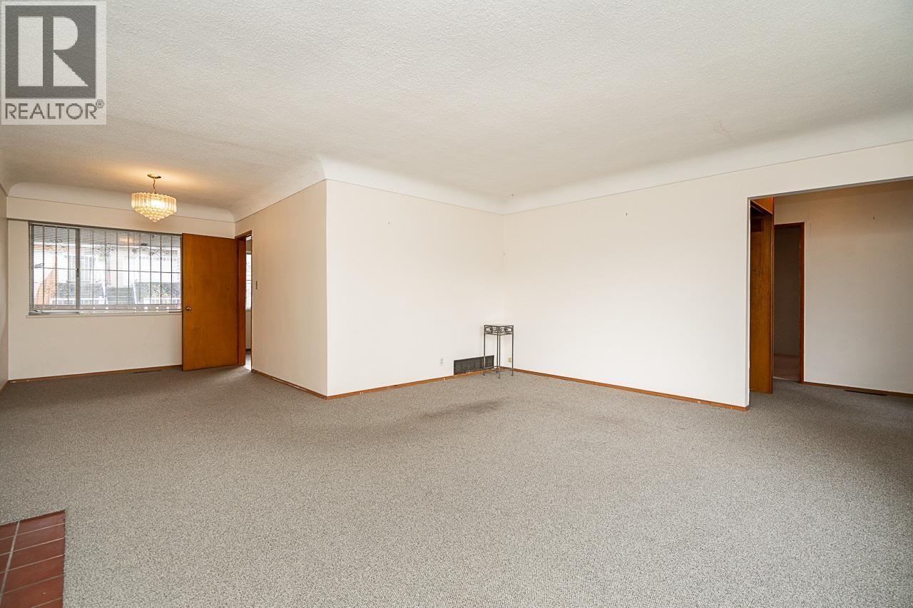 5326 Fleming Street Property Photo 6