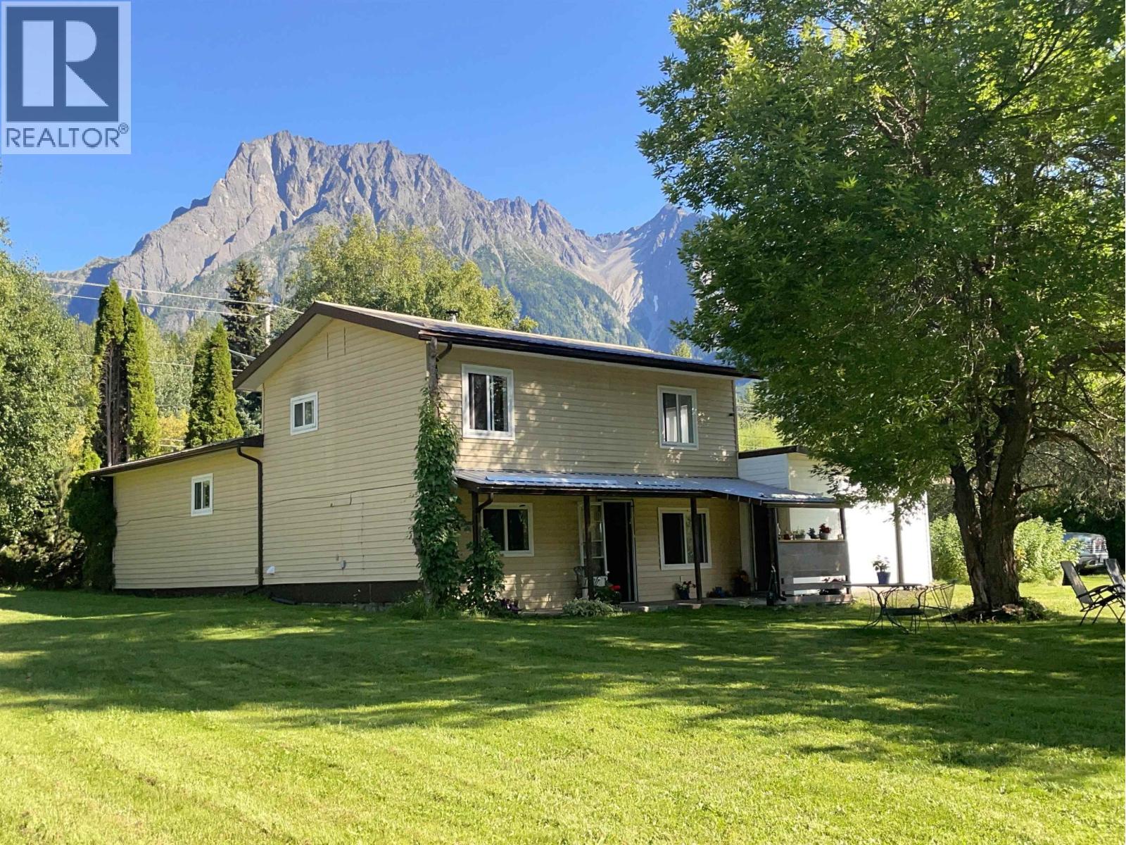 1555 Aldous Street Property Photo 1