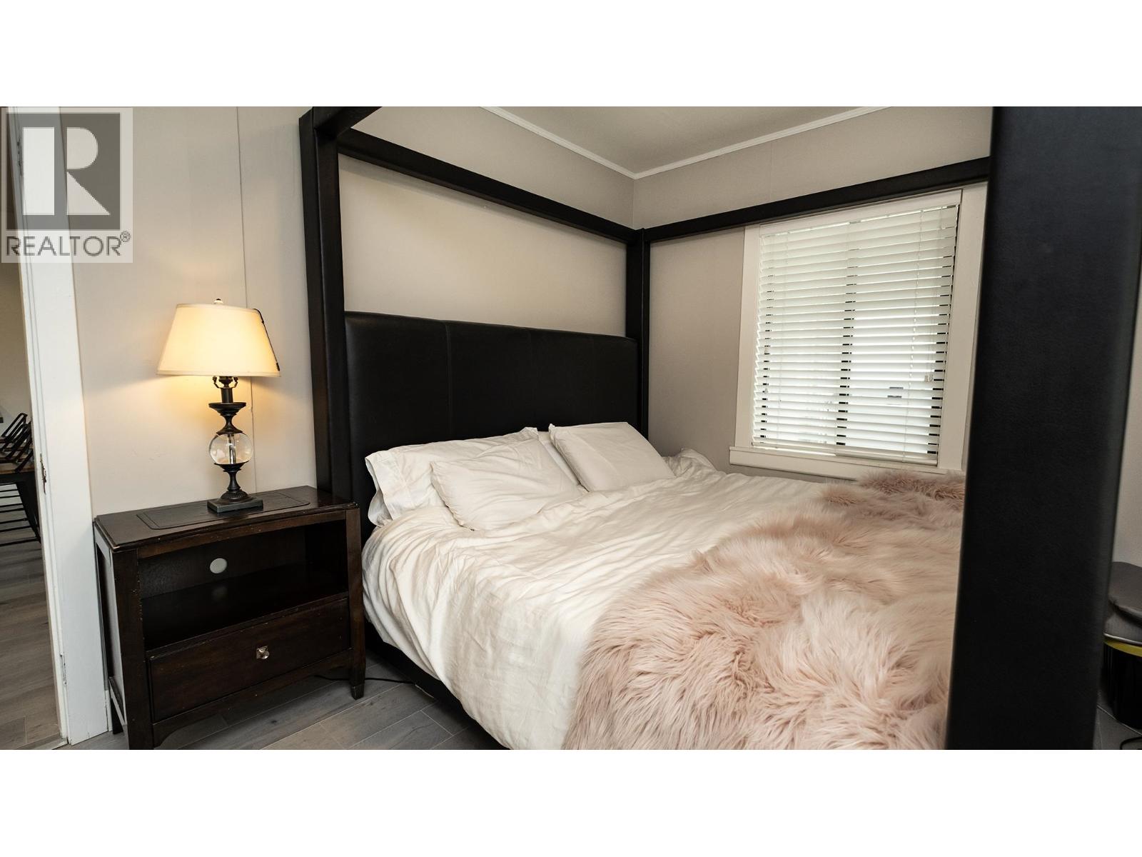 6221 Sunshine Coast Highway Property Photo 15