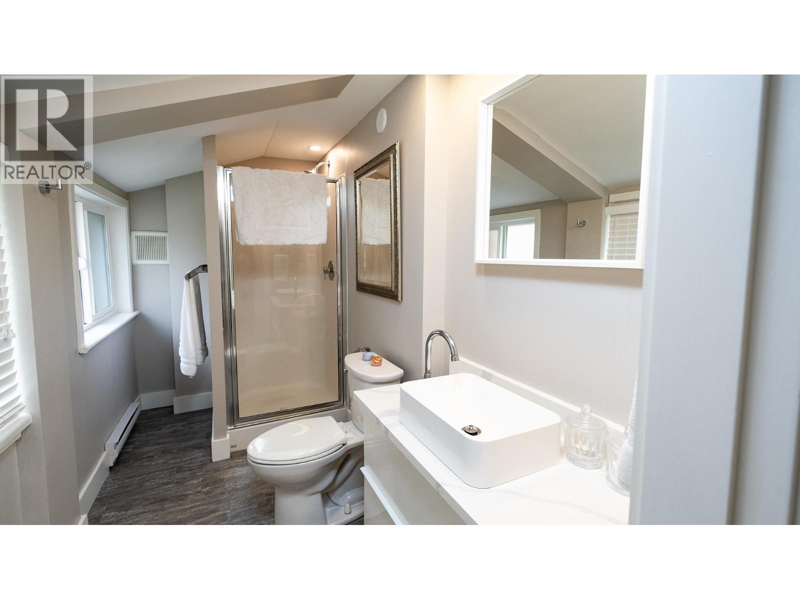 6221 Sunshine Coast Highway Property Photo 19