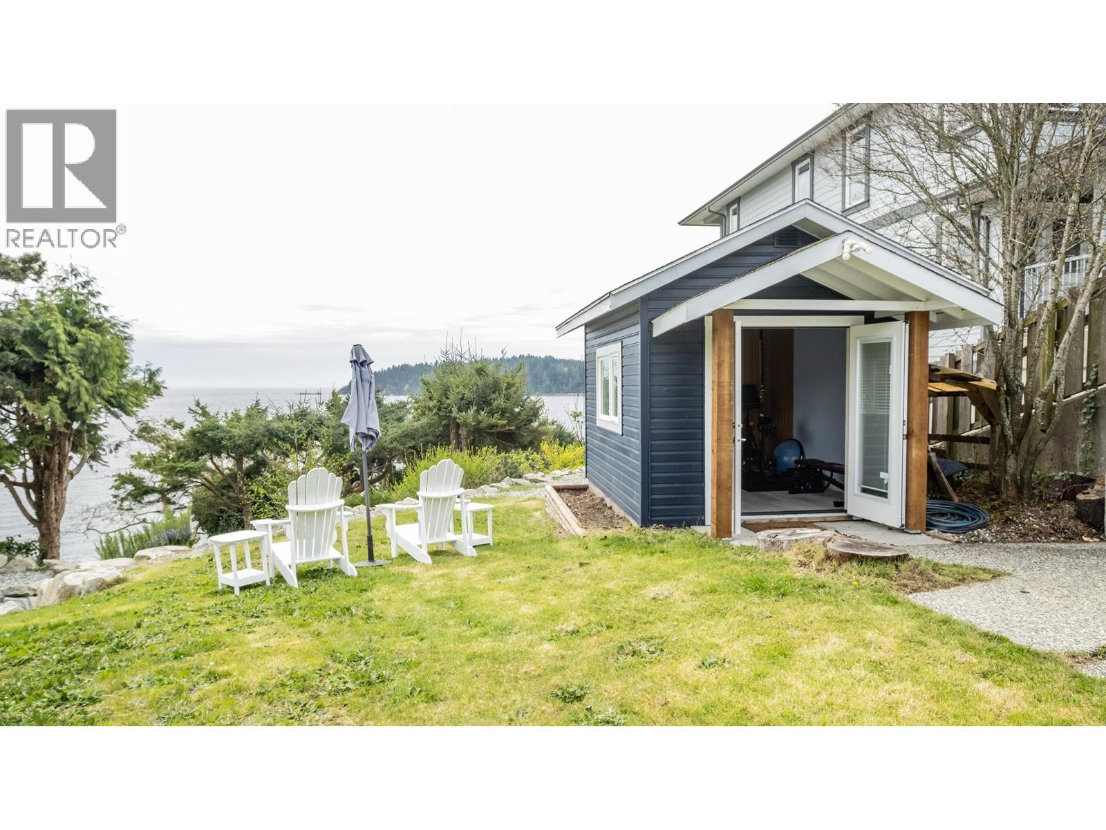 6221 Sunshine Coast Highway Property Photo 25