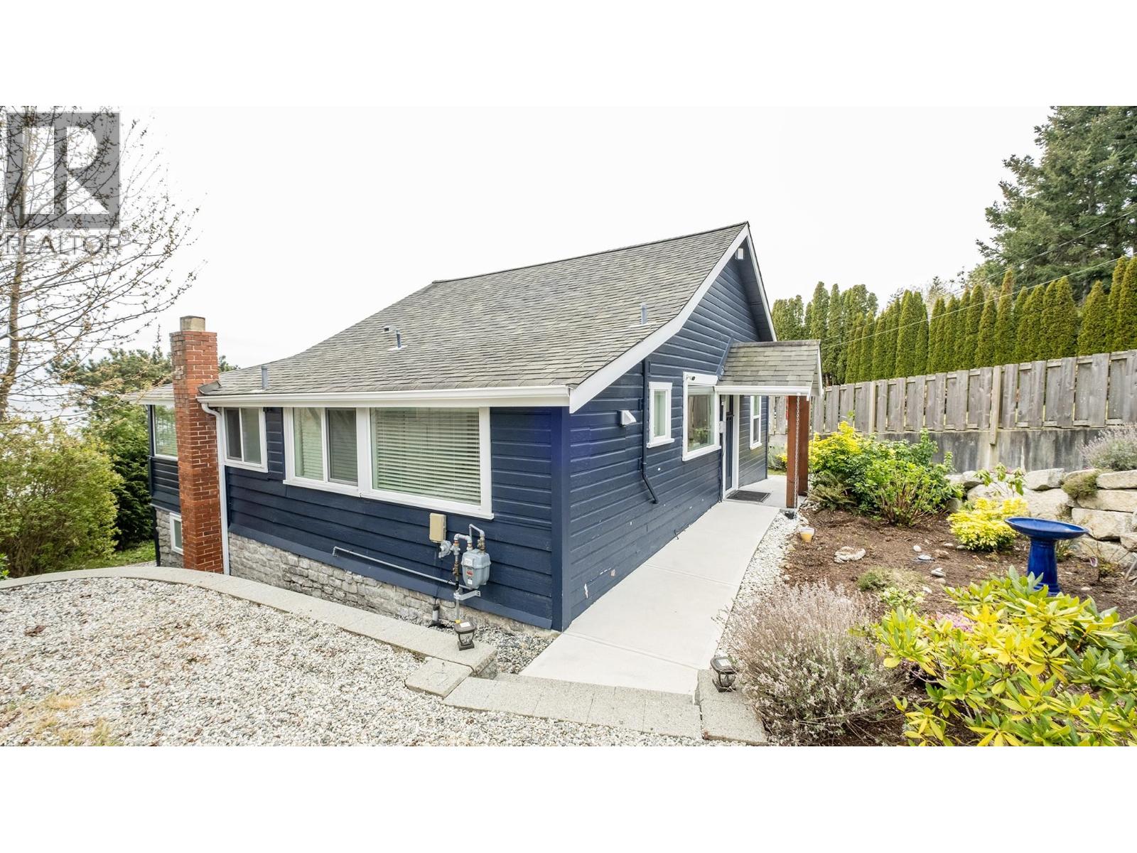 6221 Sunshine Coast Highway Property Photo 35
