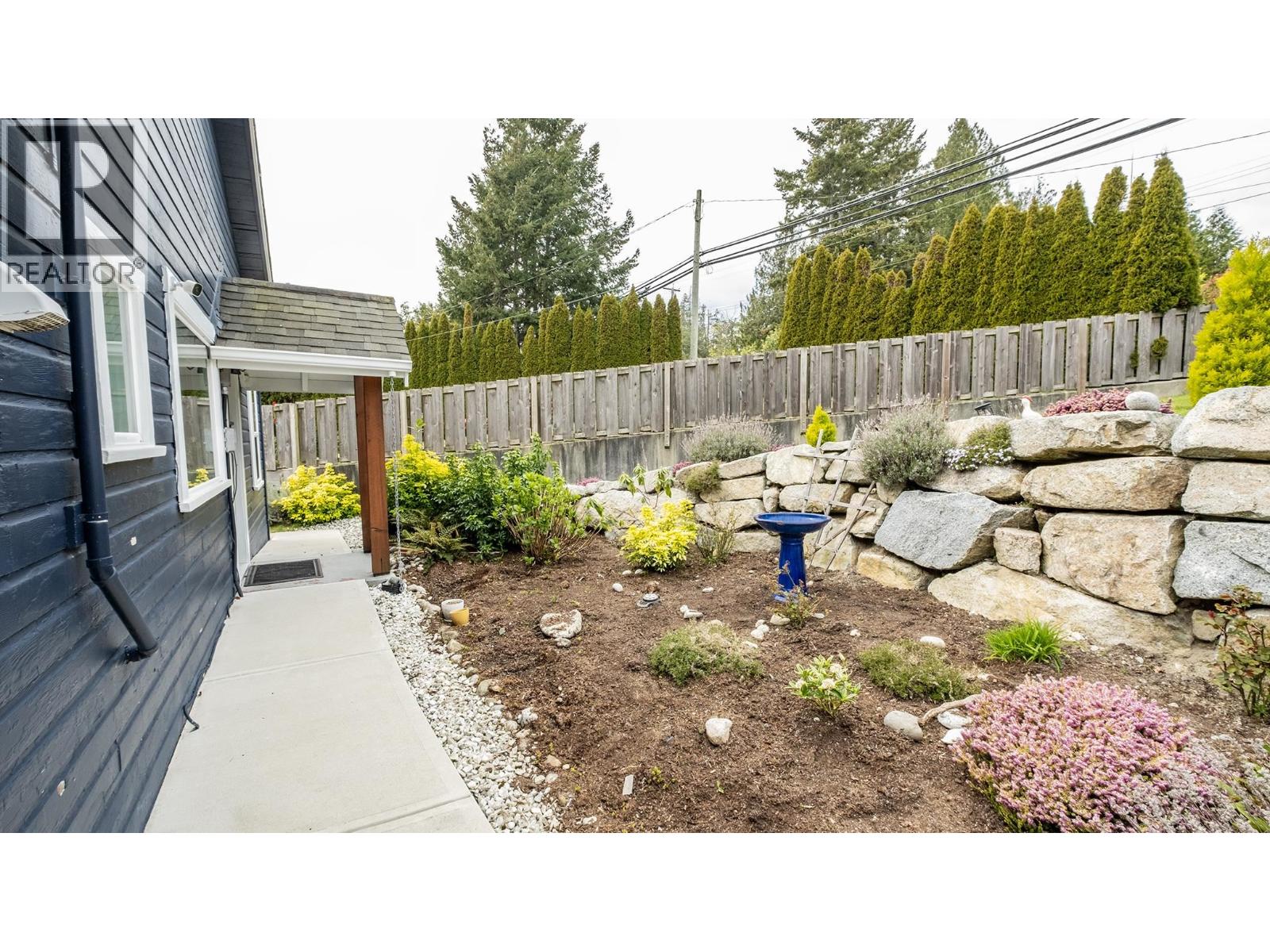 6221 Sunshine Coast Highway Property Photo 37