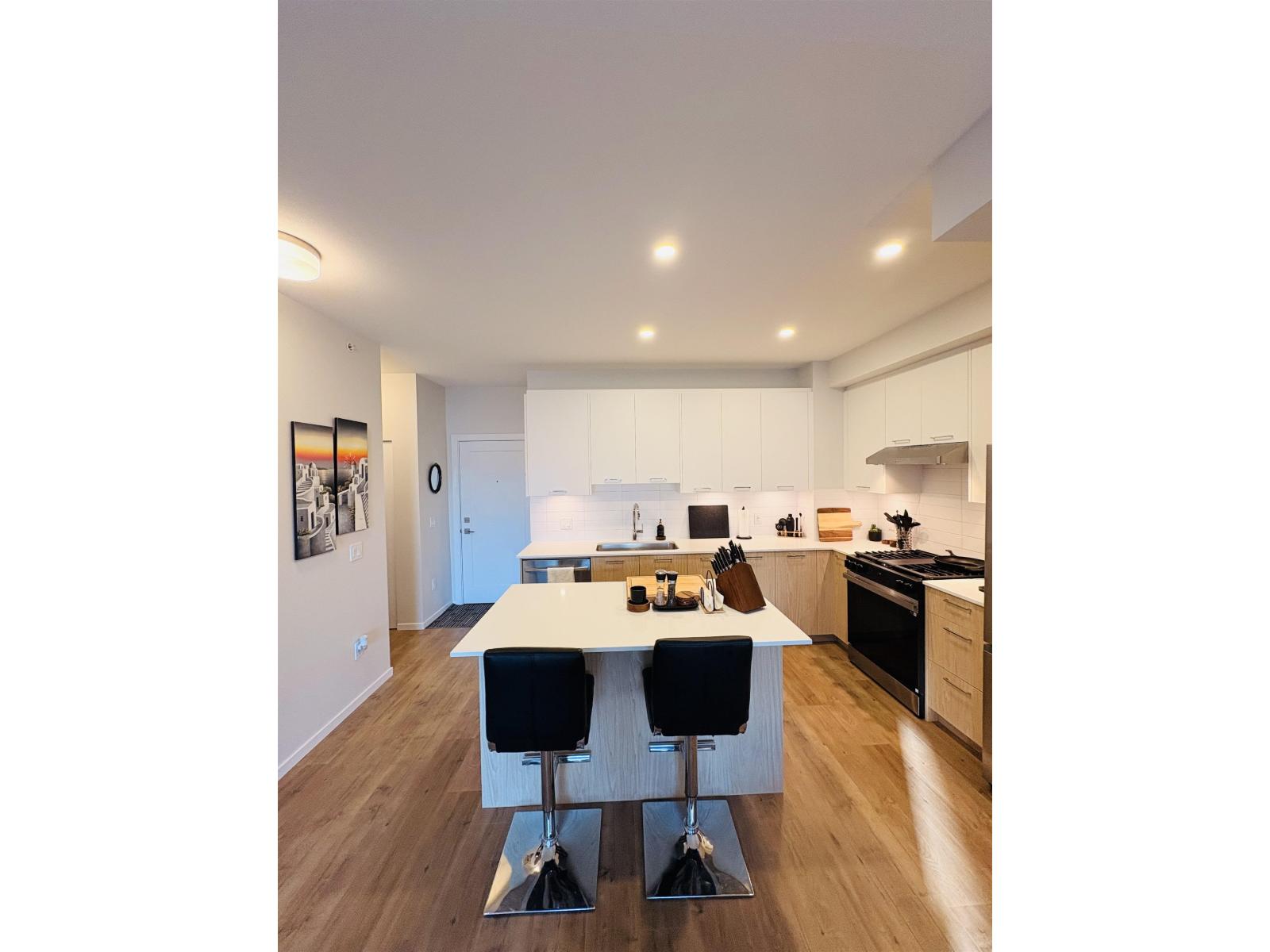 5th Floor 3319 148 STREET