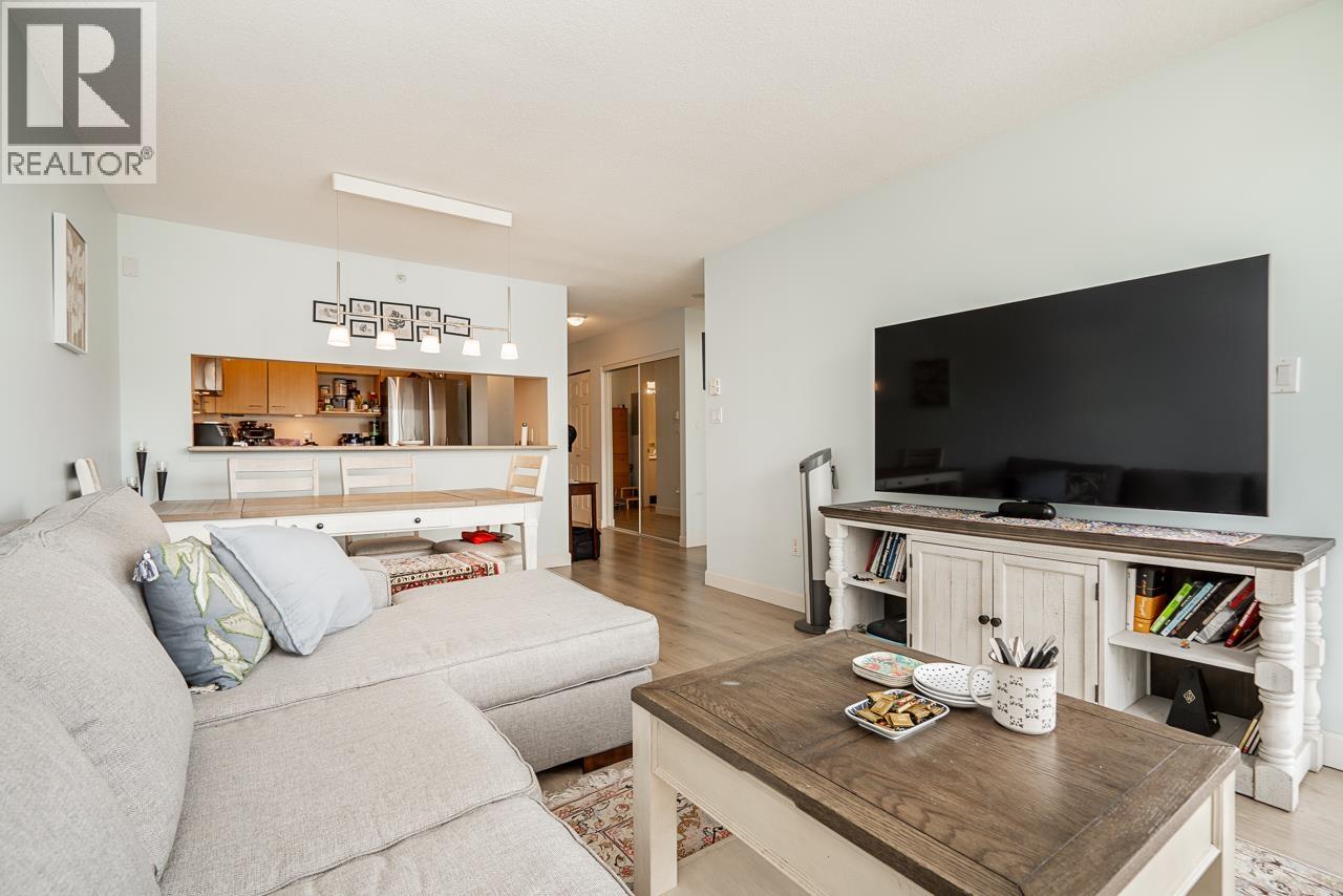 1705 1148 Heffley Crescent Property Photo 6