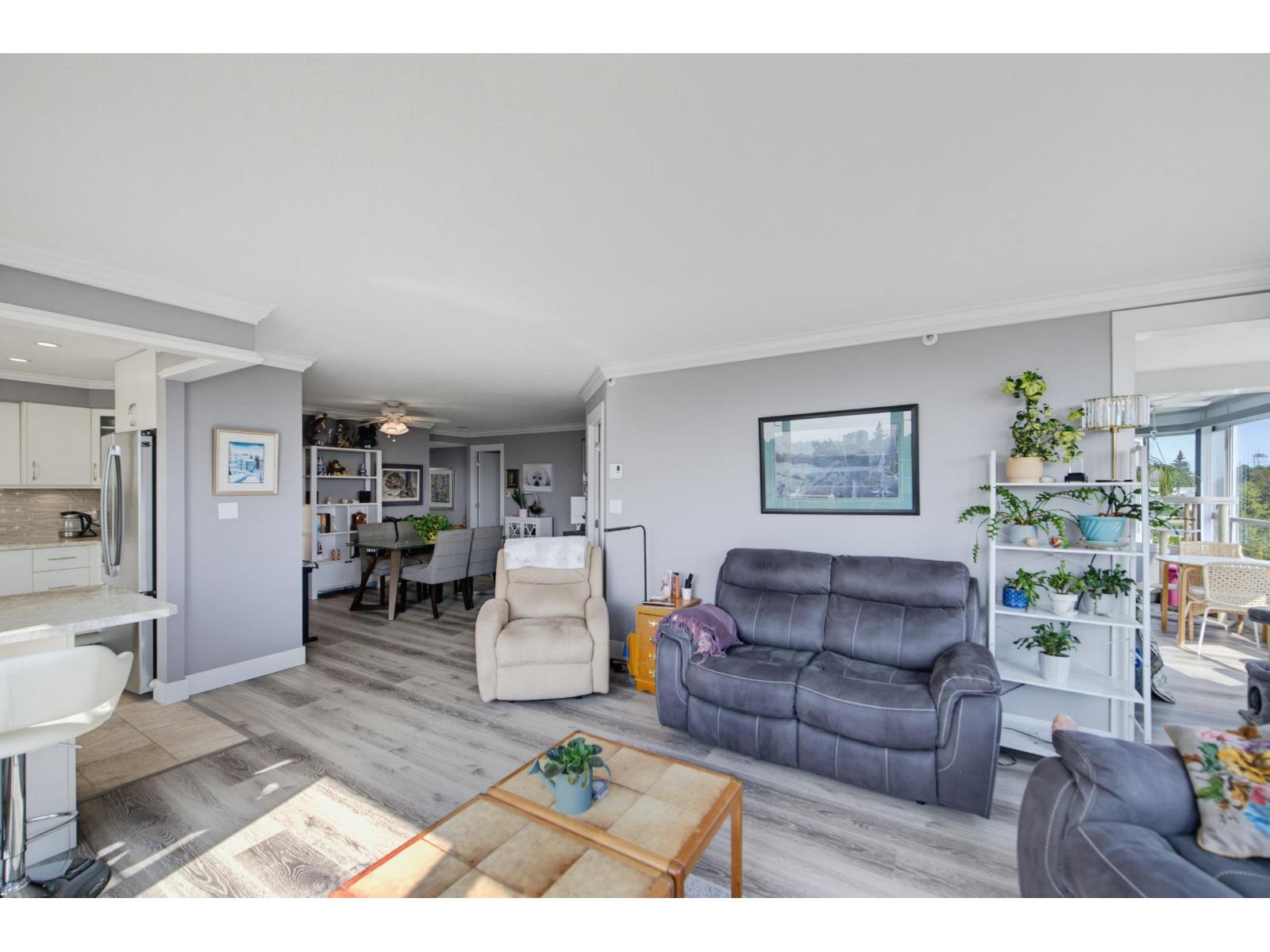 701 3190 Gladwin Road Property Photo 10