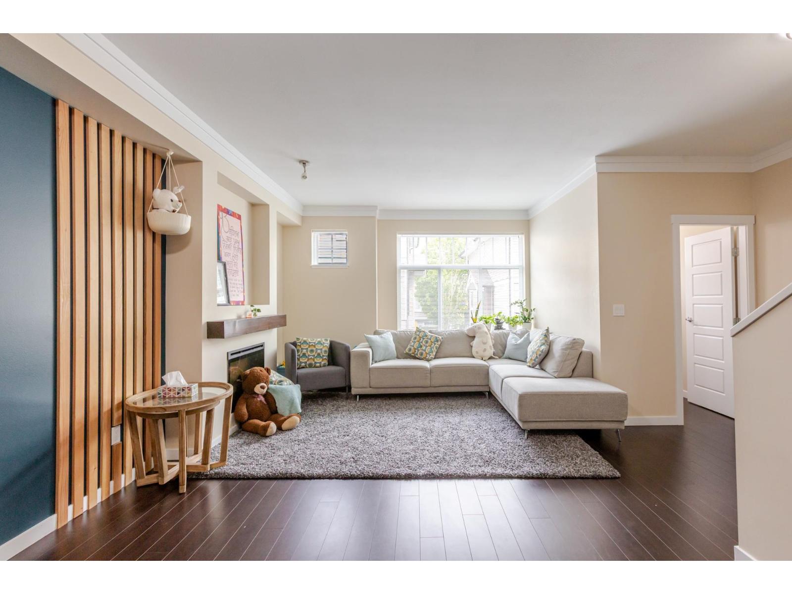 80 14356 63a Avenue Property Photo 1