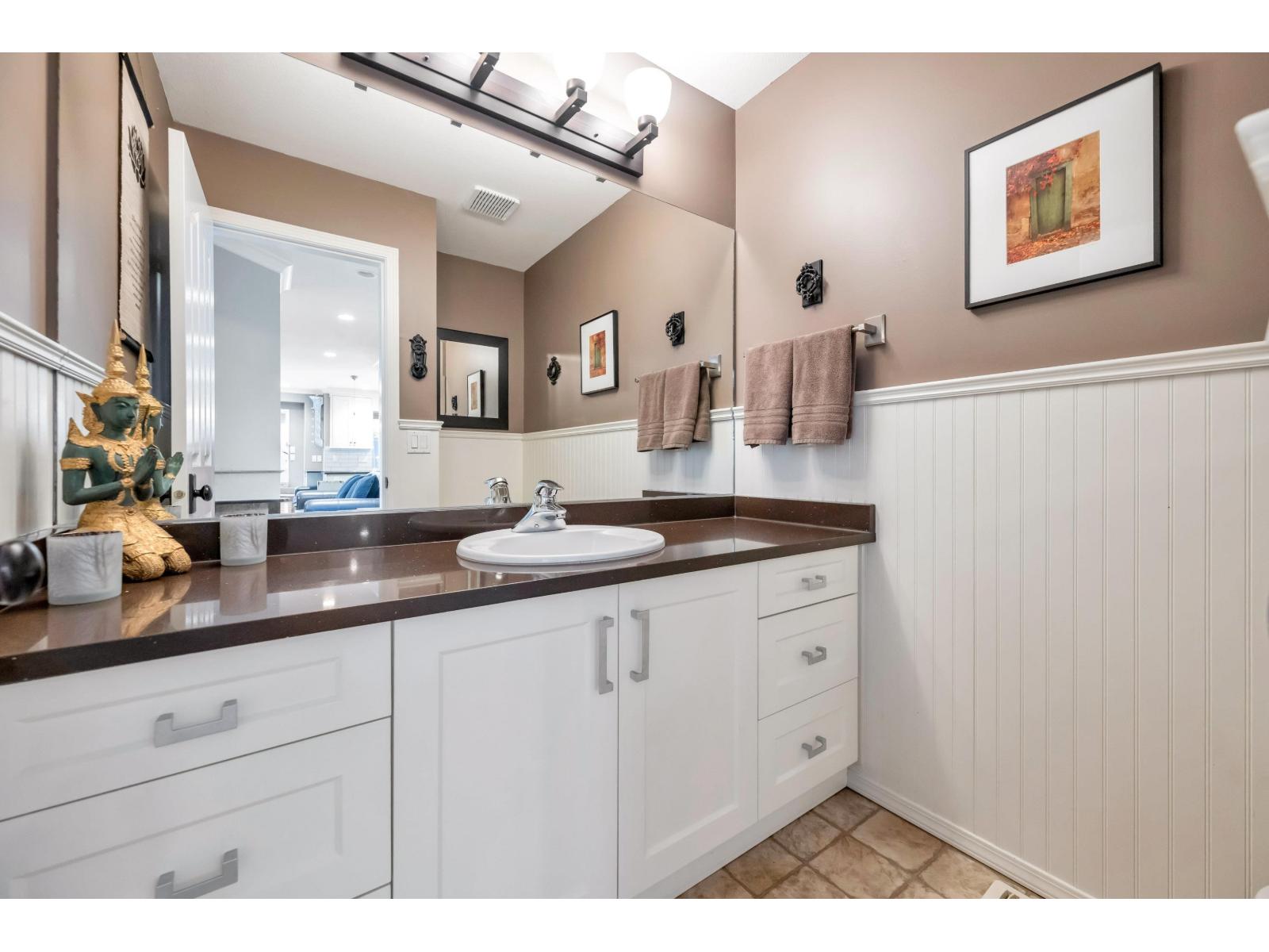 22105 45a Avenue Property Photo 10