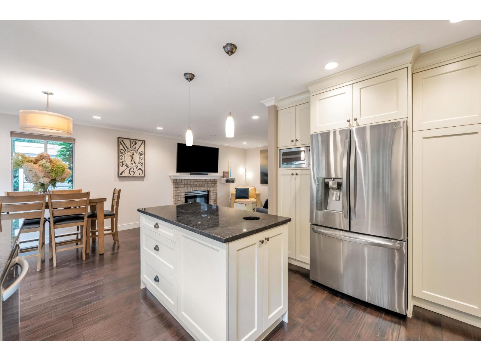22105 45a Avenue Property Photo 14