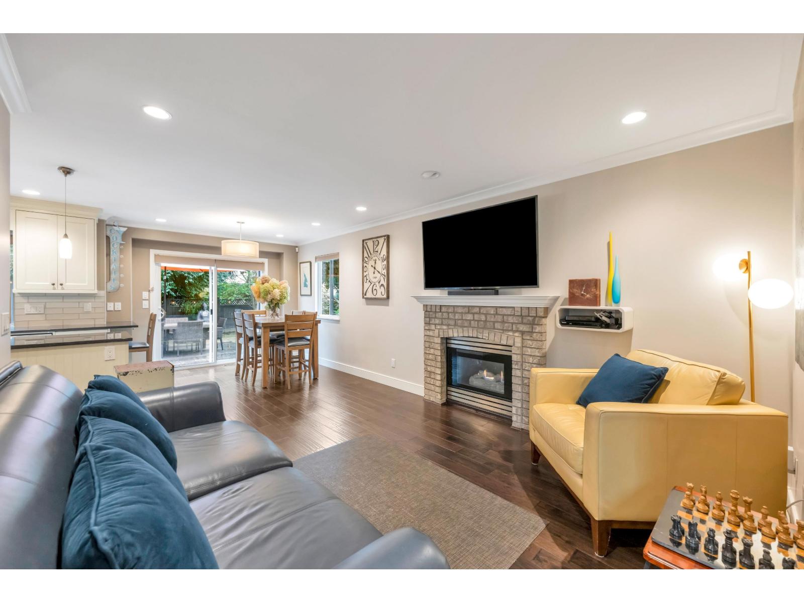 22105 45a Avenue Property Photo 18