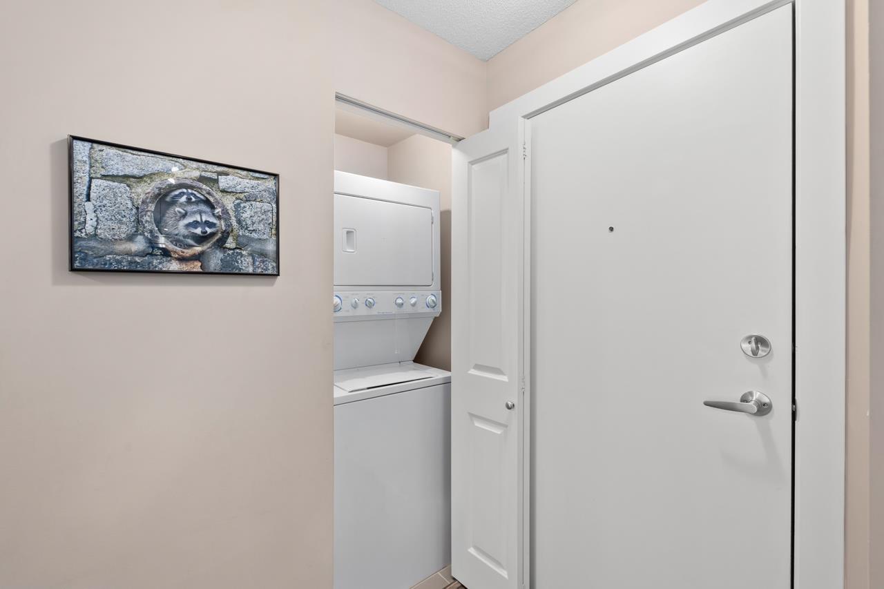 214 6500 194 Street Property Photo 11