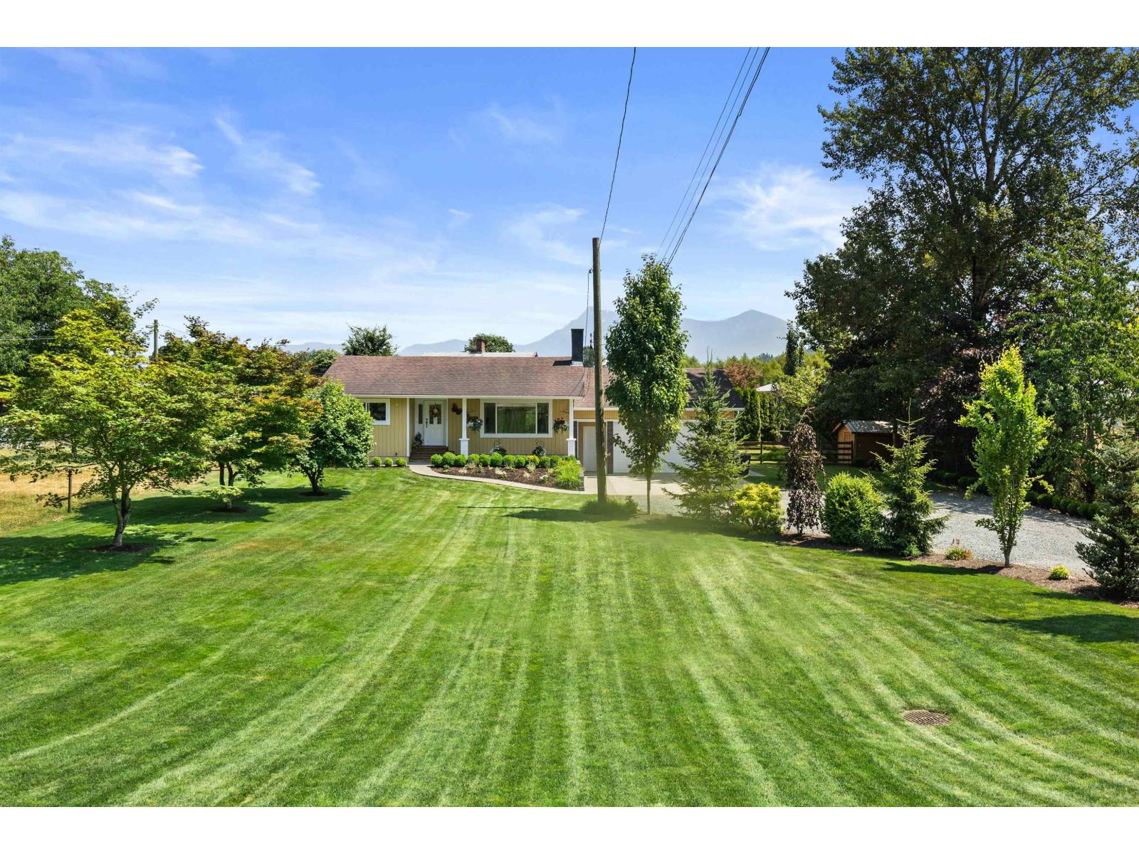 10268 Young Road Property Photo 2