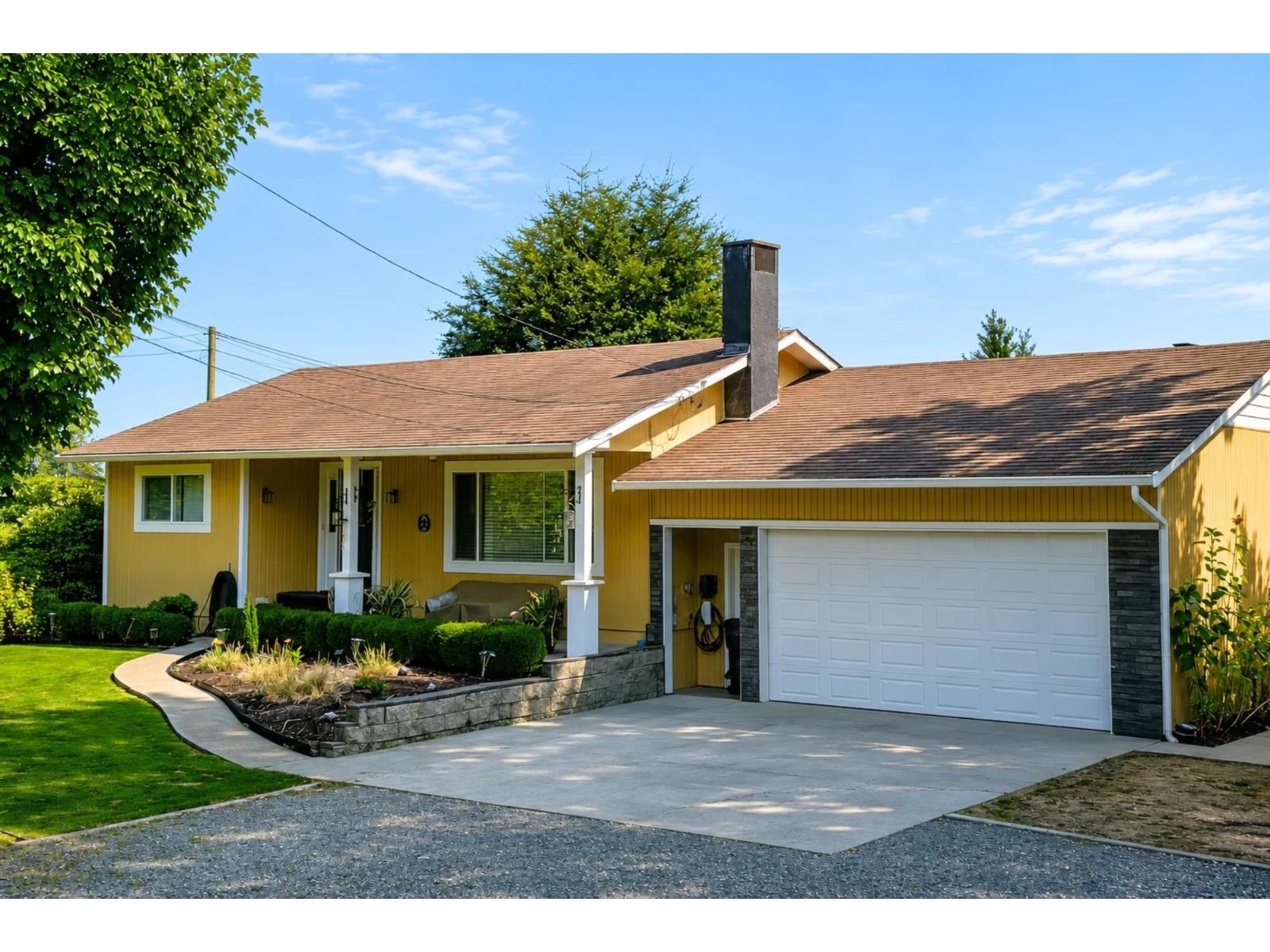 10268 Young Road Property Photo 3