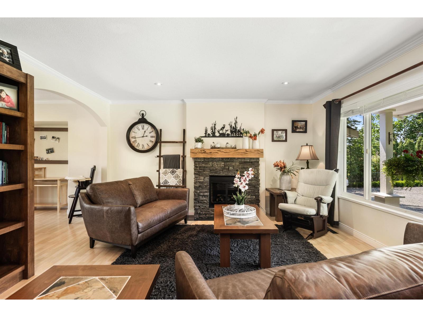 10268 Young Road Property Photo 6