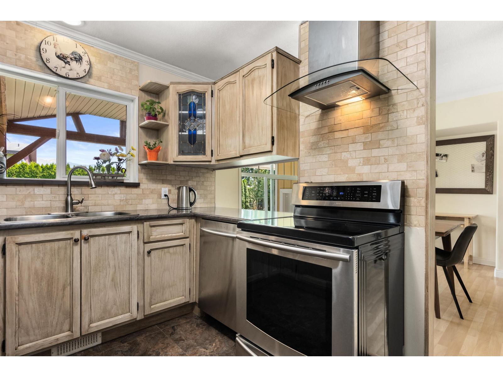 10268 Young Road Property Photo 12