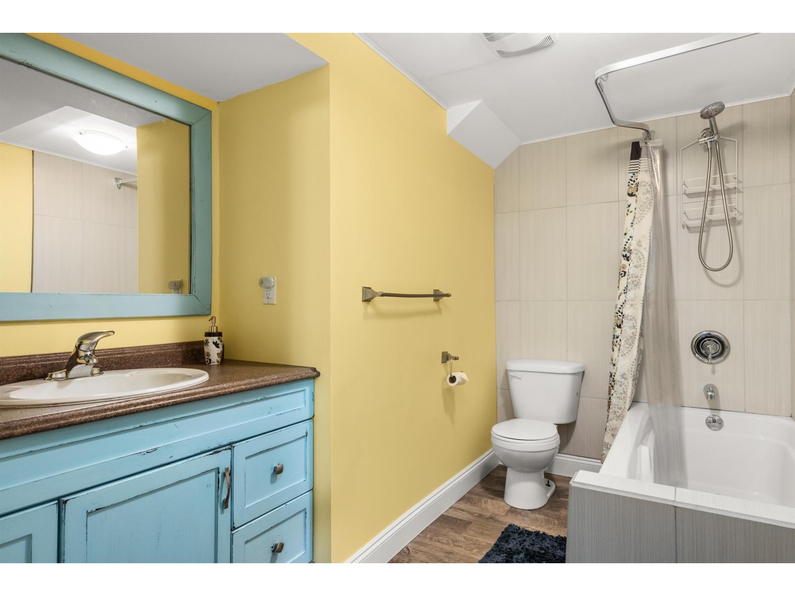 10268 Young Road Property Photo 17