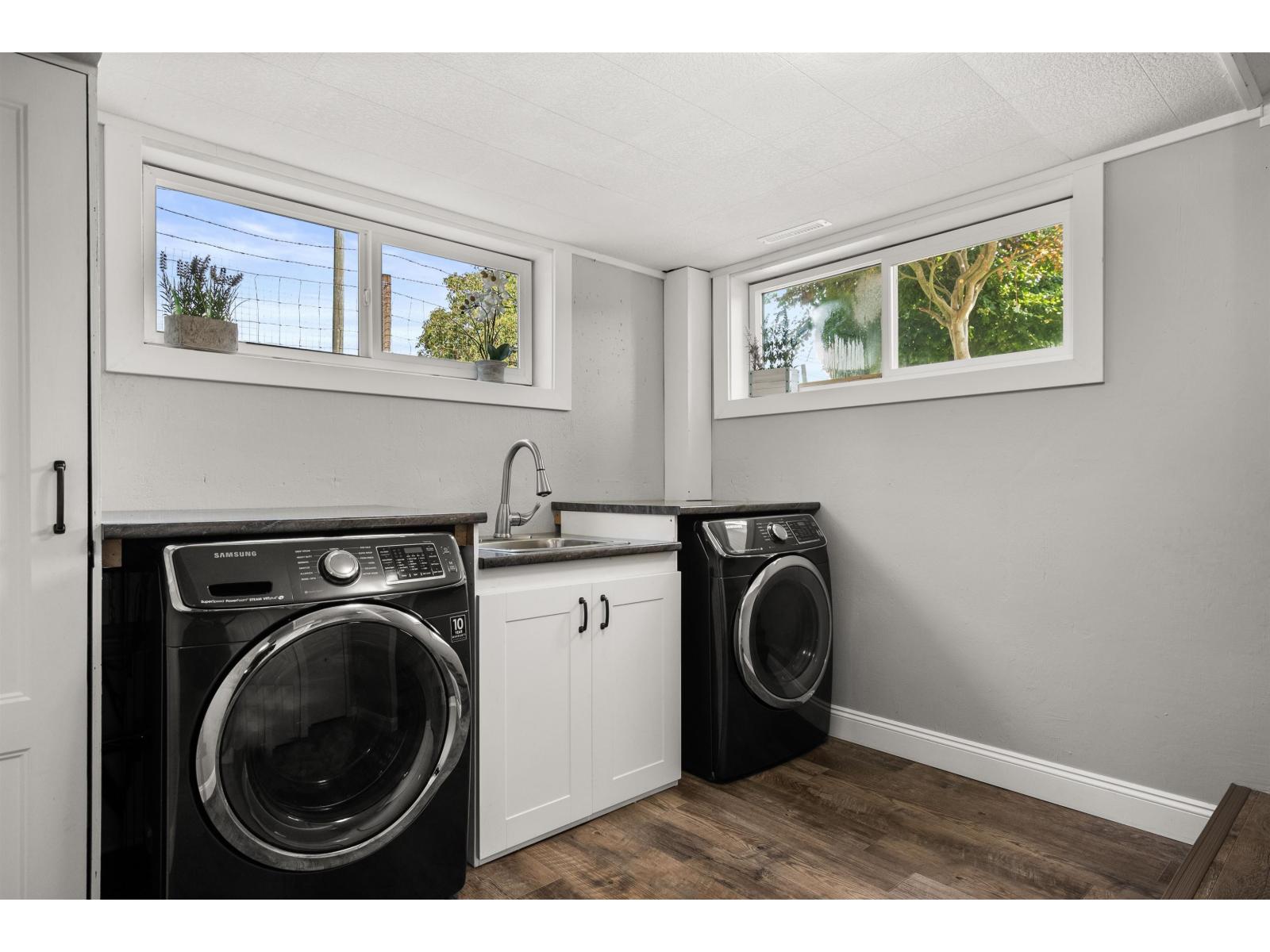 10268 Young Road Property Photo 19