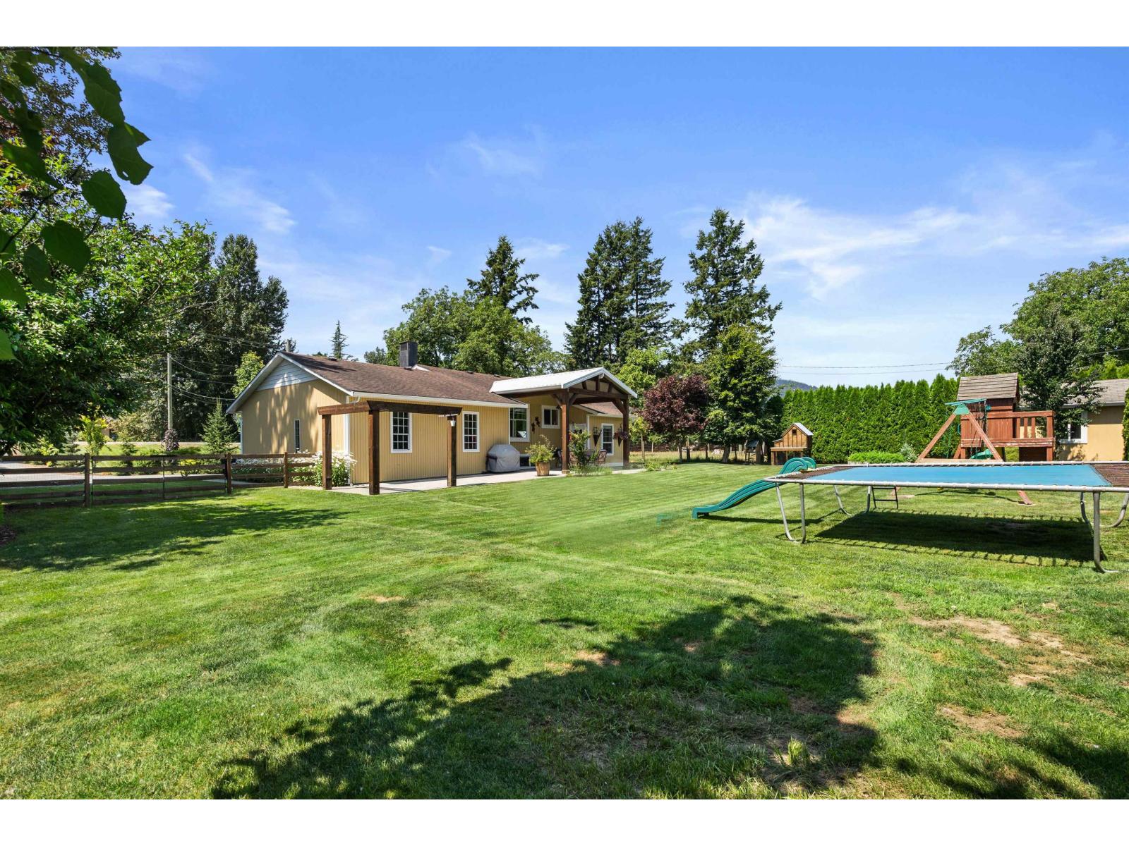 10268 Young Road Property Photo 24