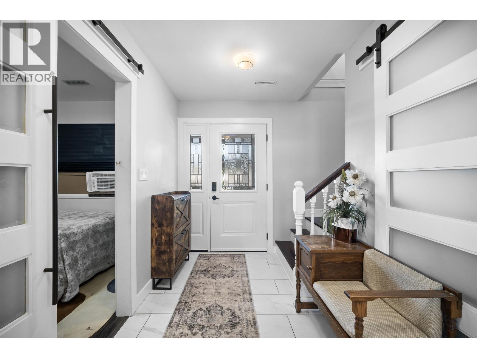 12462 231a Street Property Photo 2