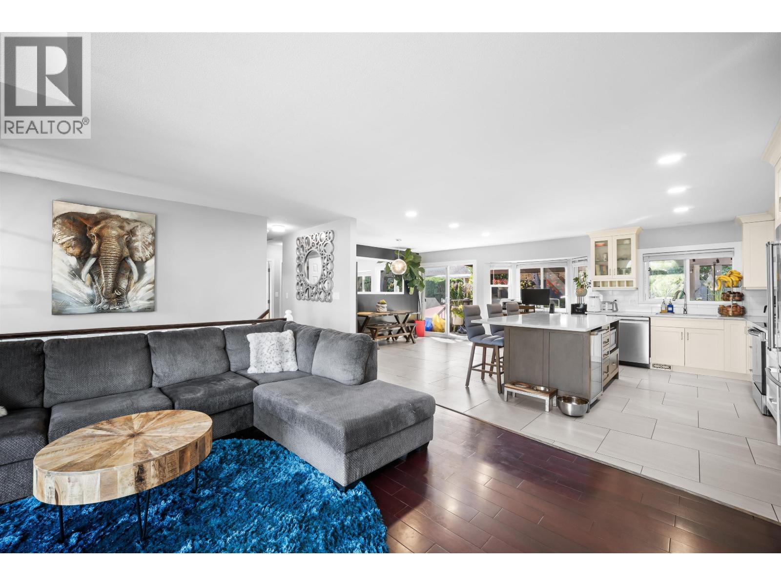 12462 231a Street Property Photo 5