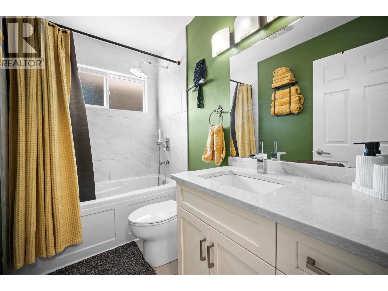 12462 231a Street Property Photo 17