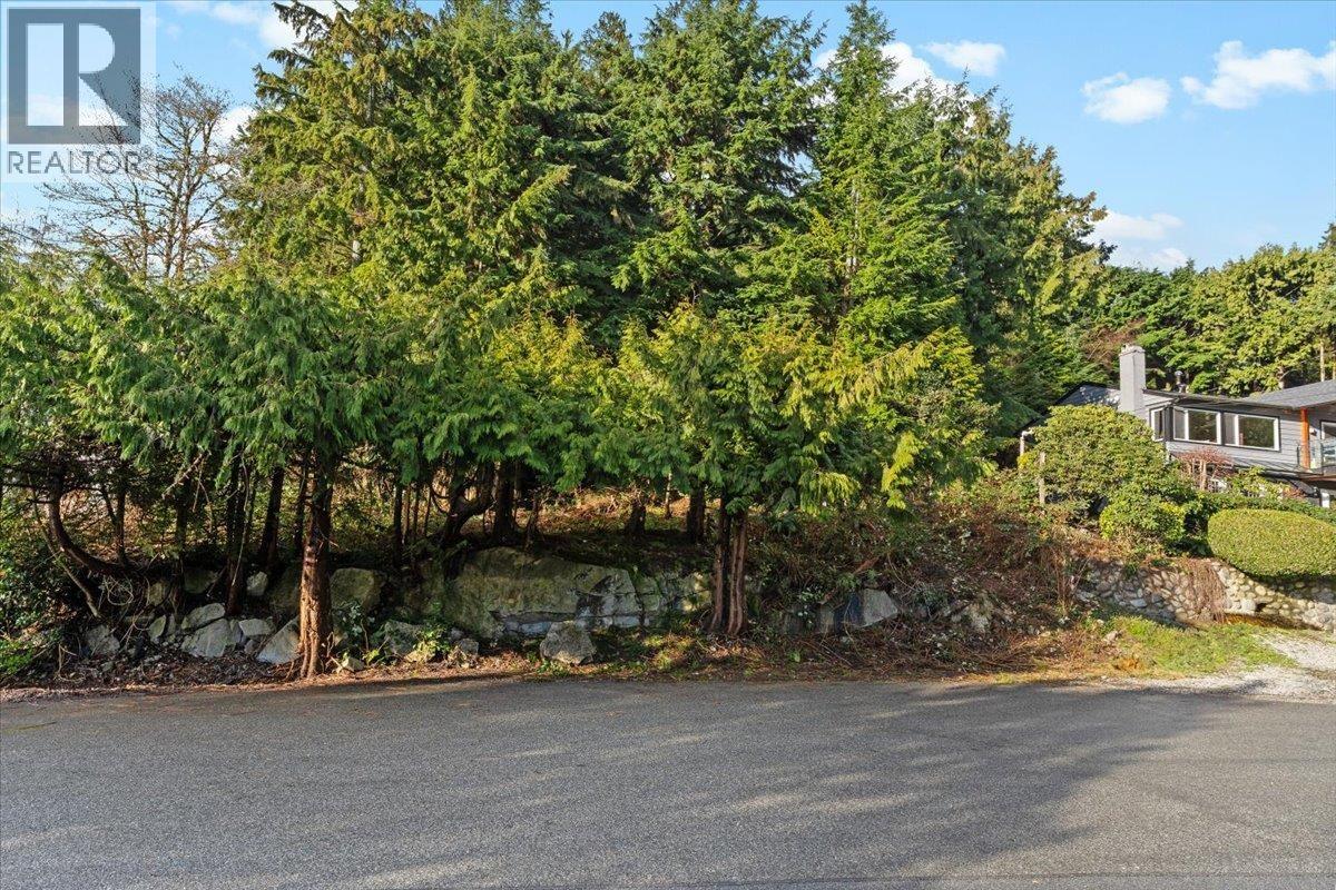 478 Craigmohr Drive Property Photo 9