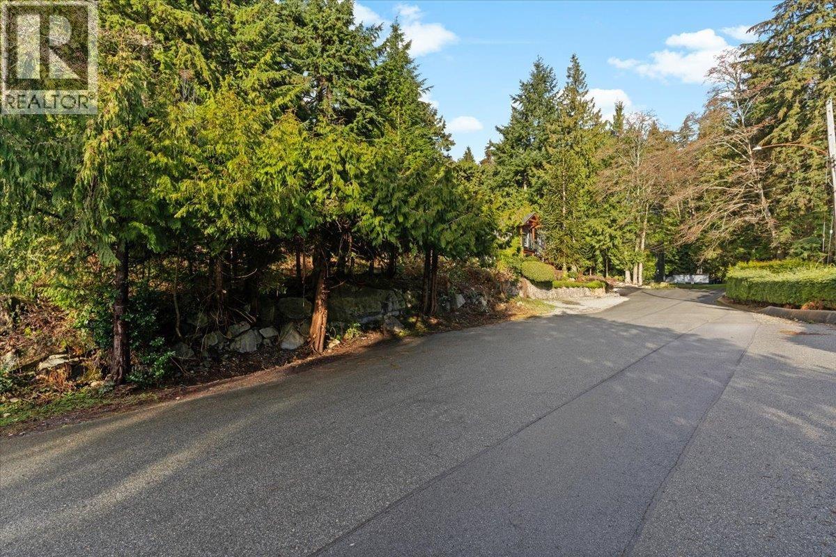 478 Craigmohr Drive Property Photo 10