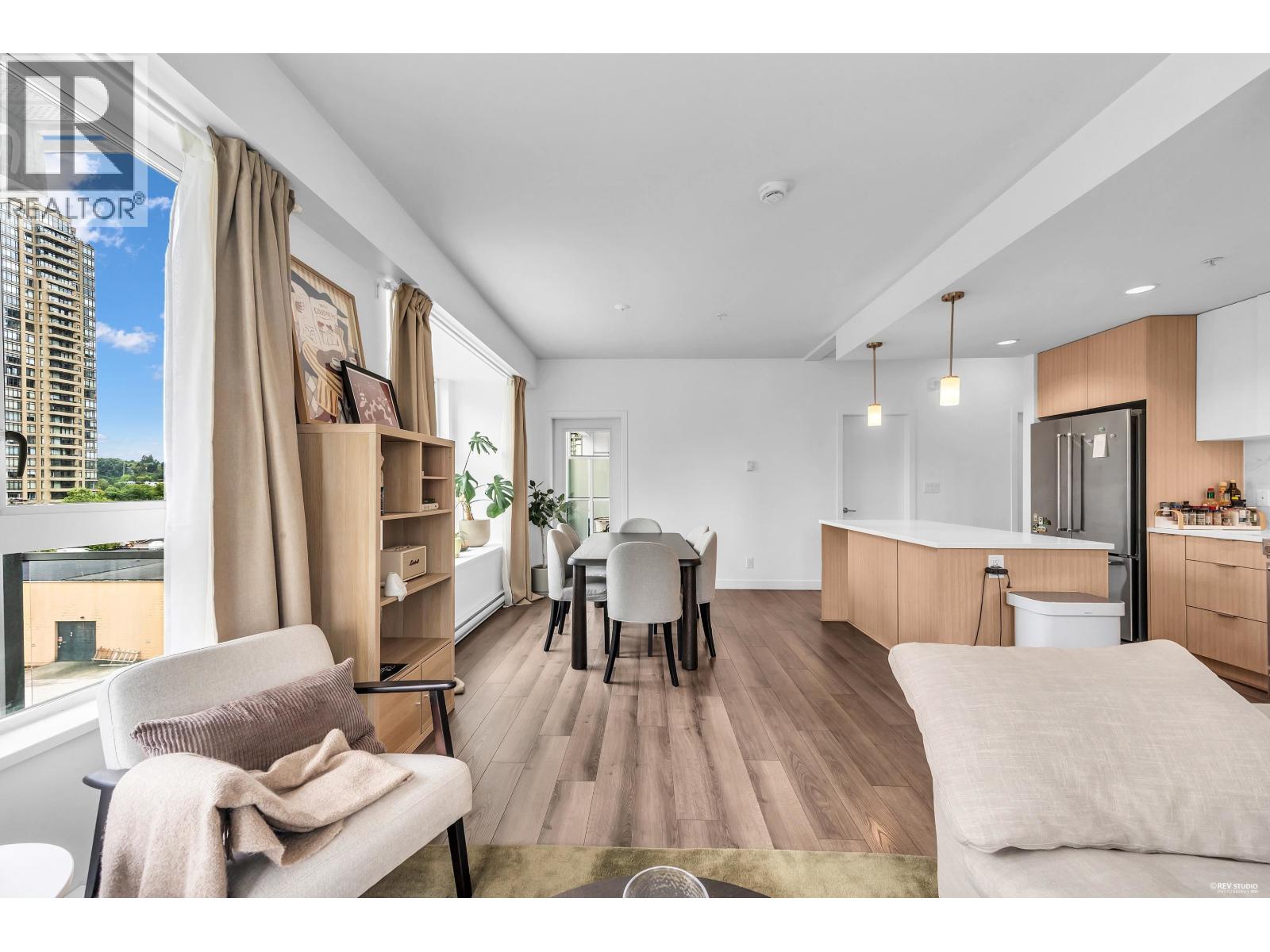 412 2188 Madison Avenue Property Photo 7