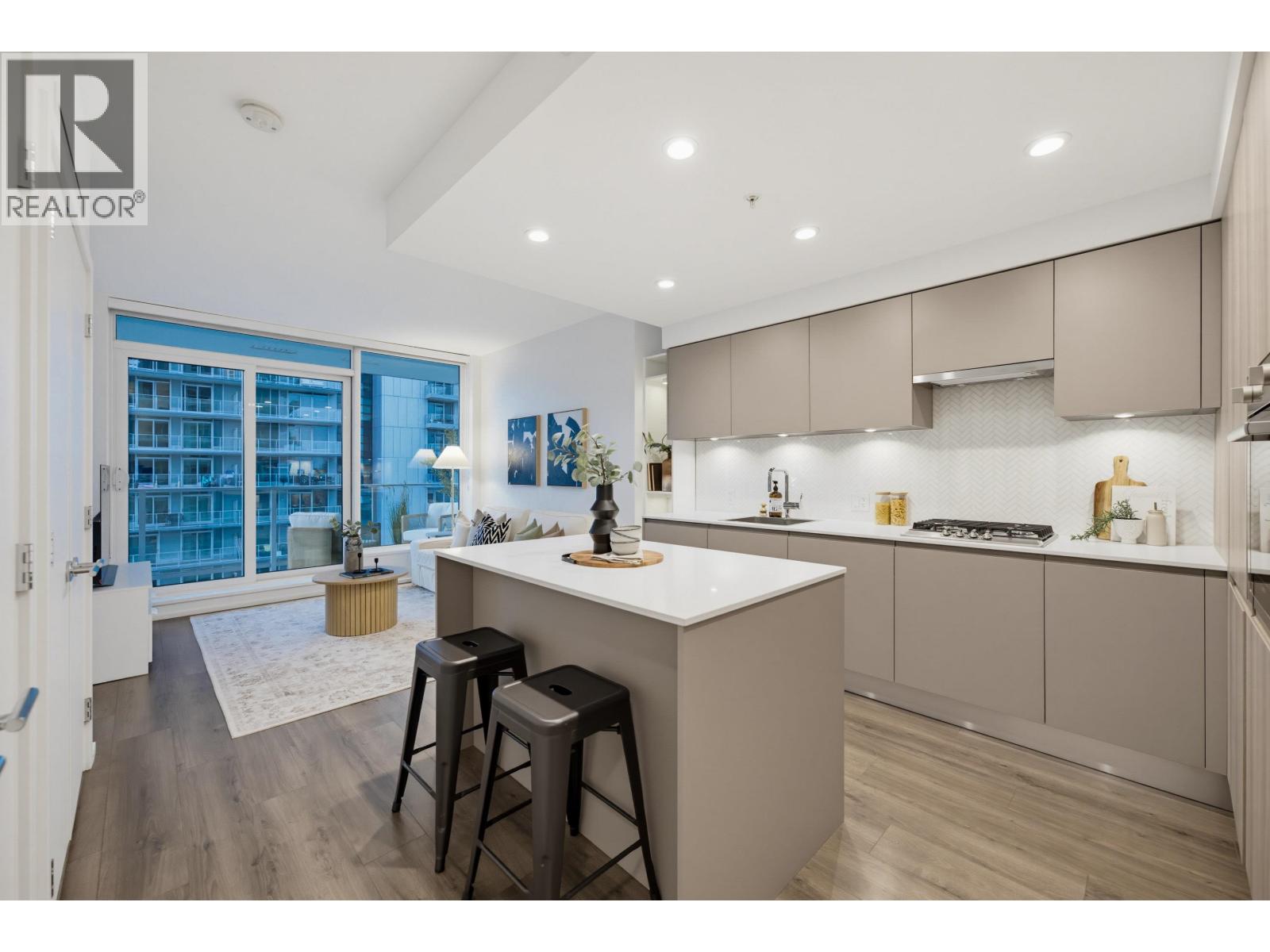 1511 3833 Evergreen Place Property Photo 4