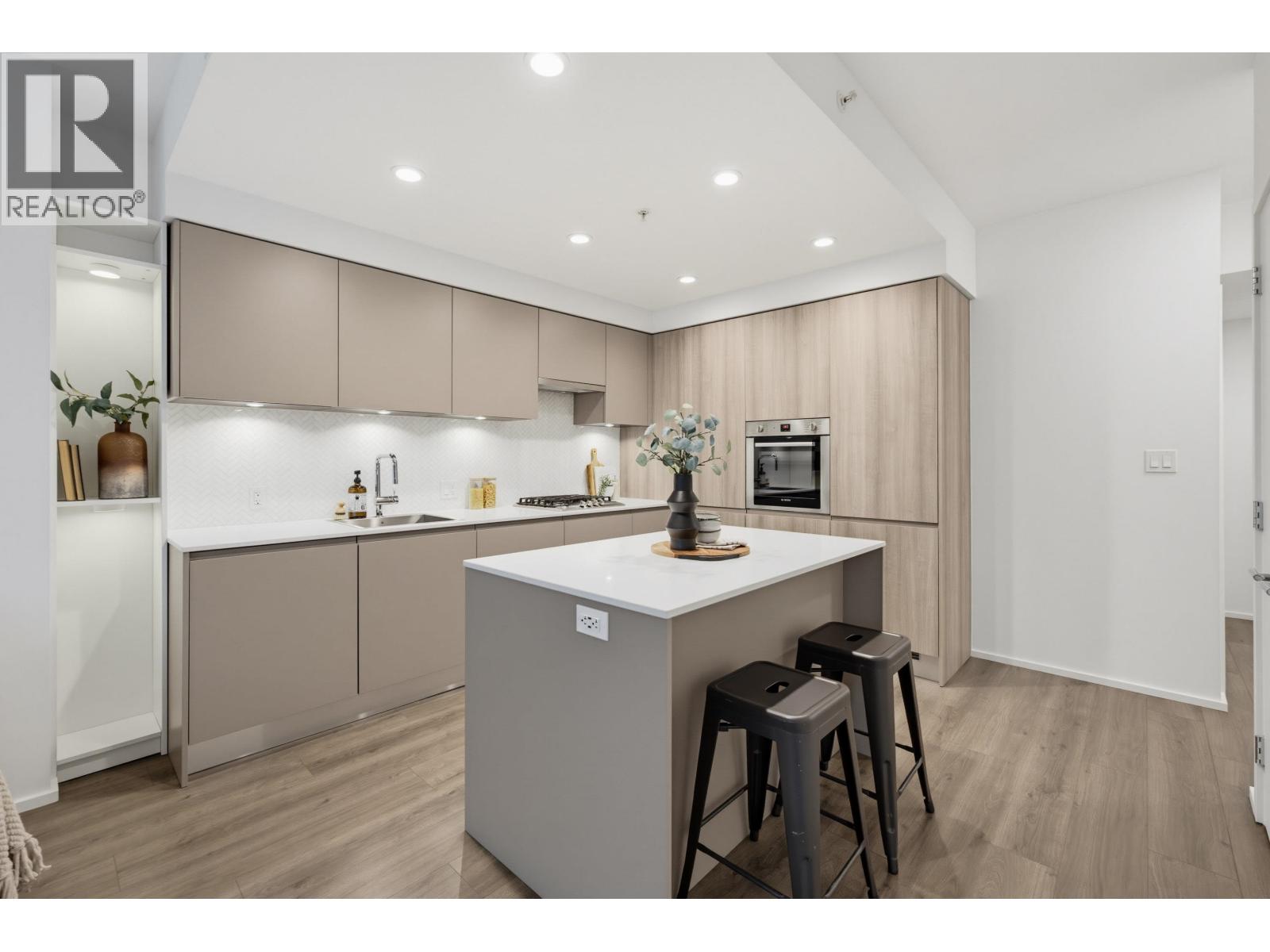 1511 3833 Evergreen Place Property Photo 8