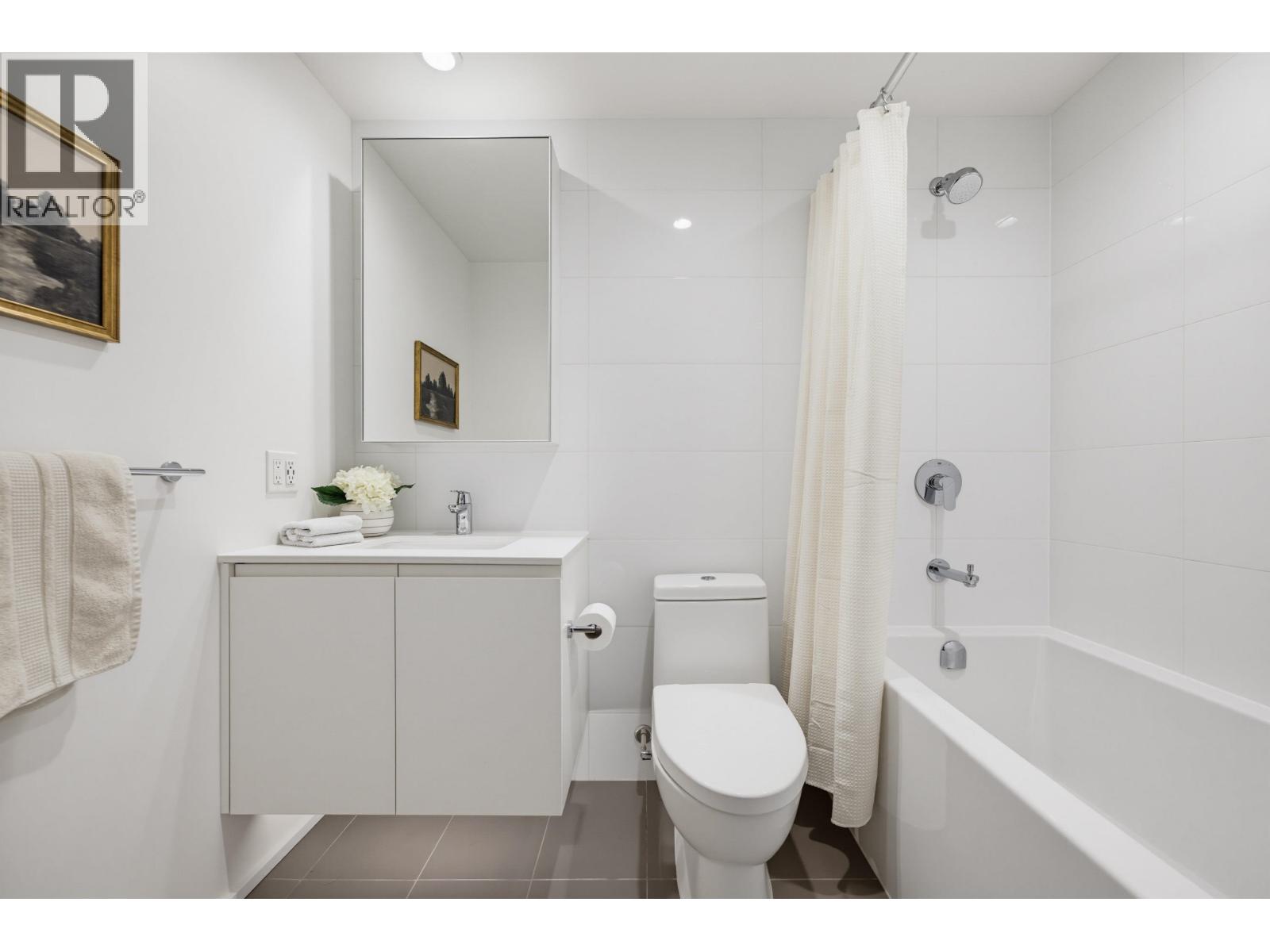 1511 3833 Evergreen Place Property Photo 14