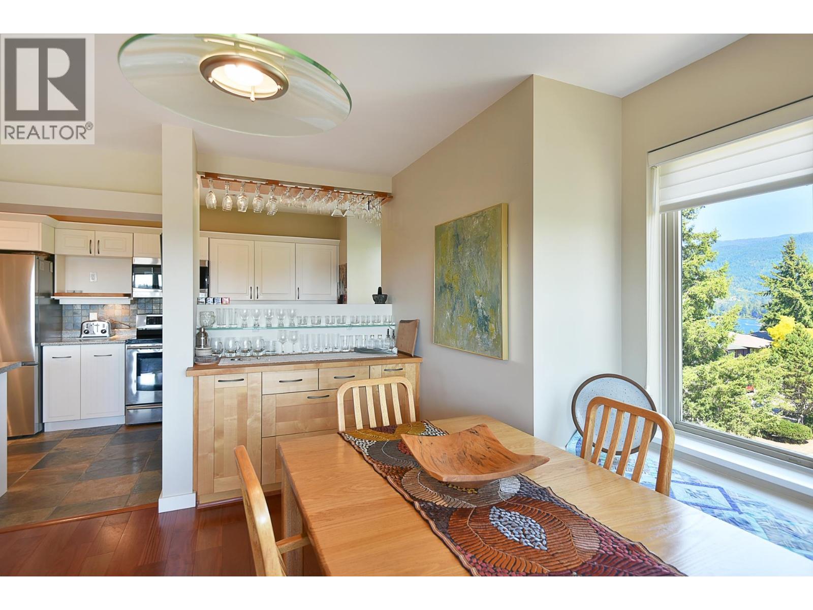 301 5780 Trail Avenue Property Photo 4