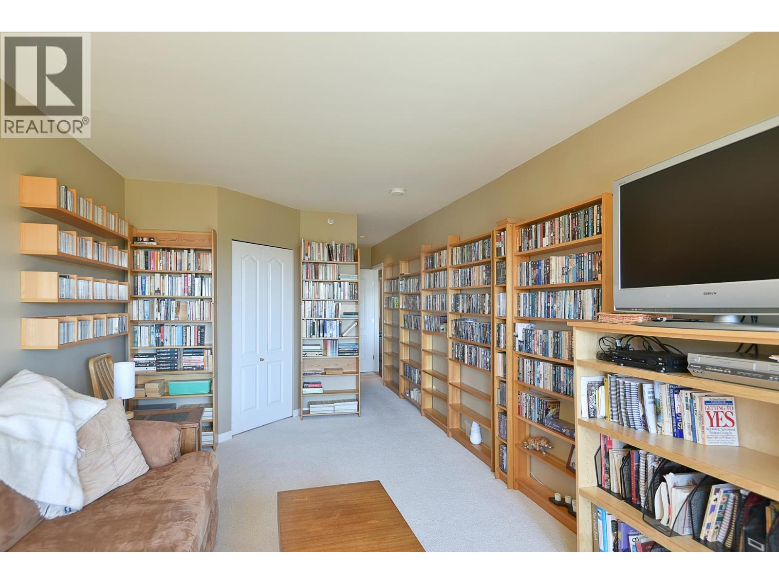 301 5780 Trail Avenue Property Photo 12