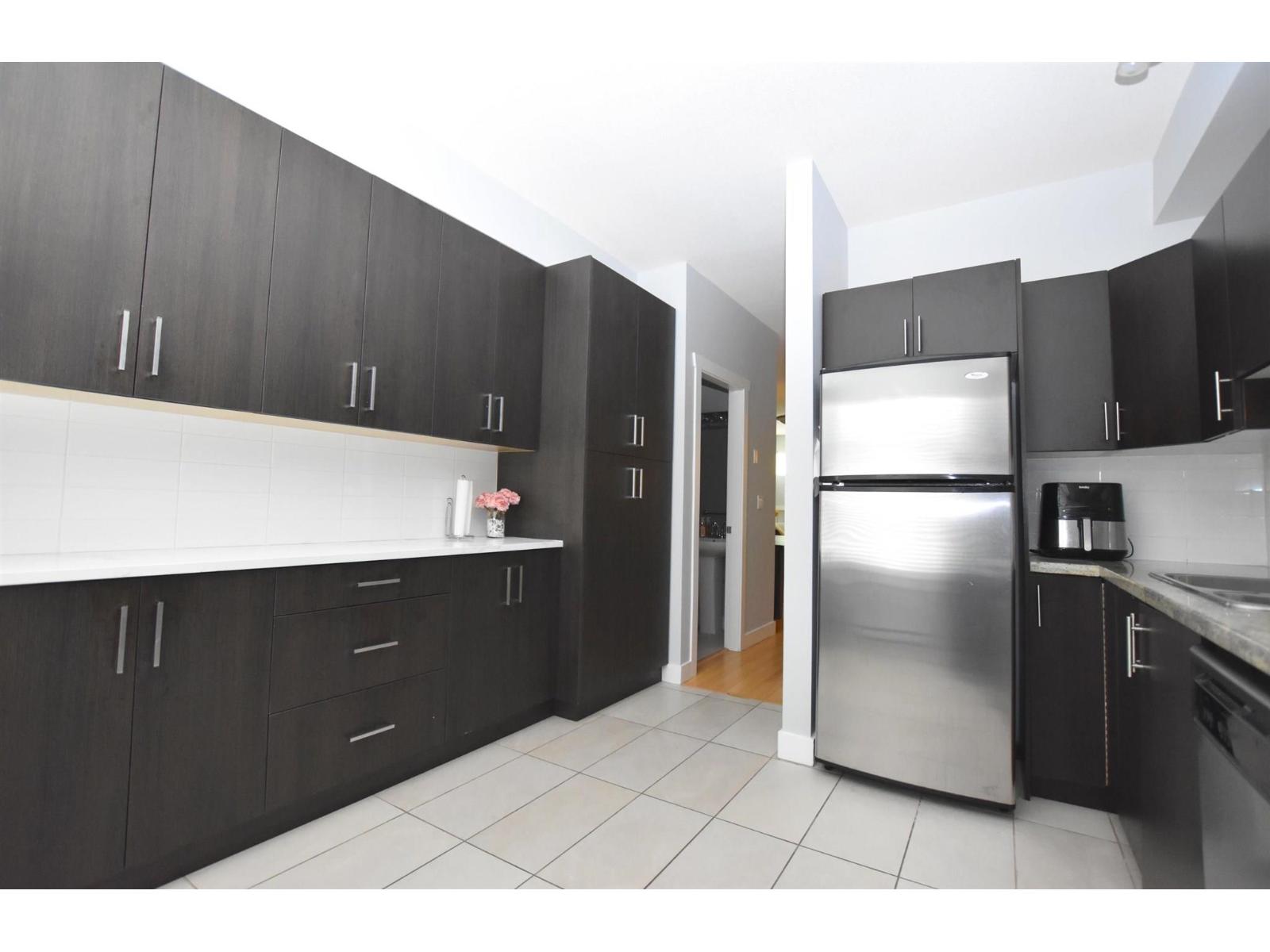 2 13899 Laurel Drive Property Photo 4