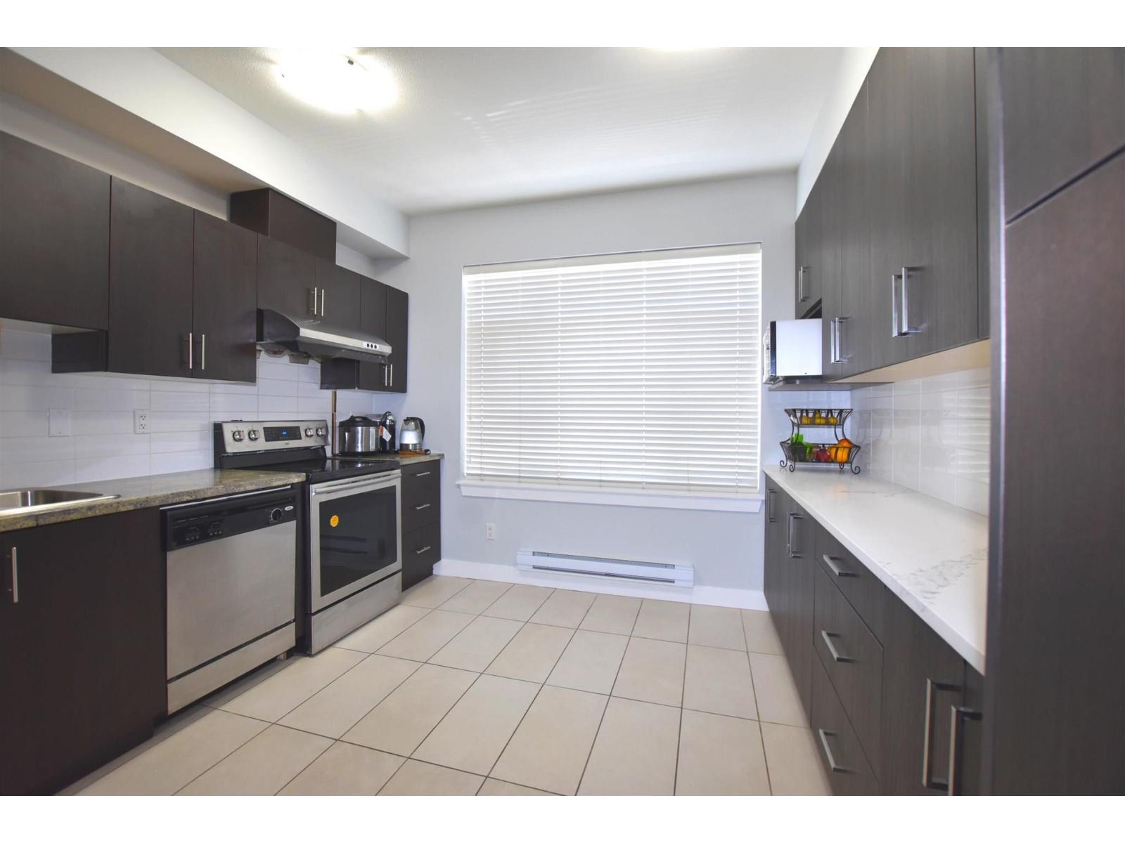 2 13899 Laurel Drive Property Photo 5