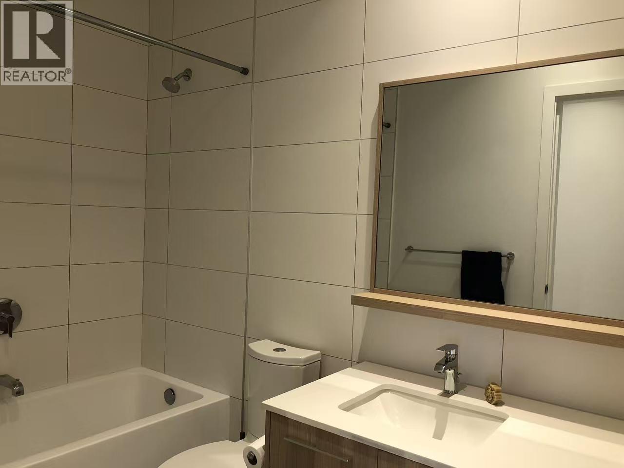 601 9888 University Crescent Property Photo 12