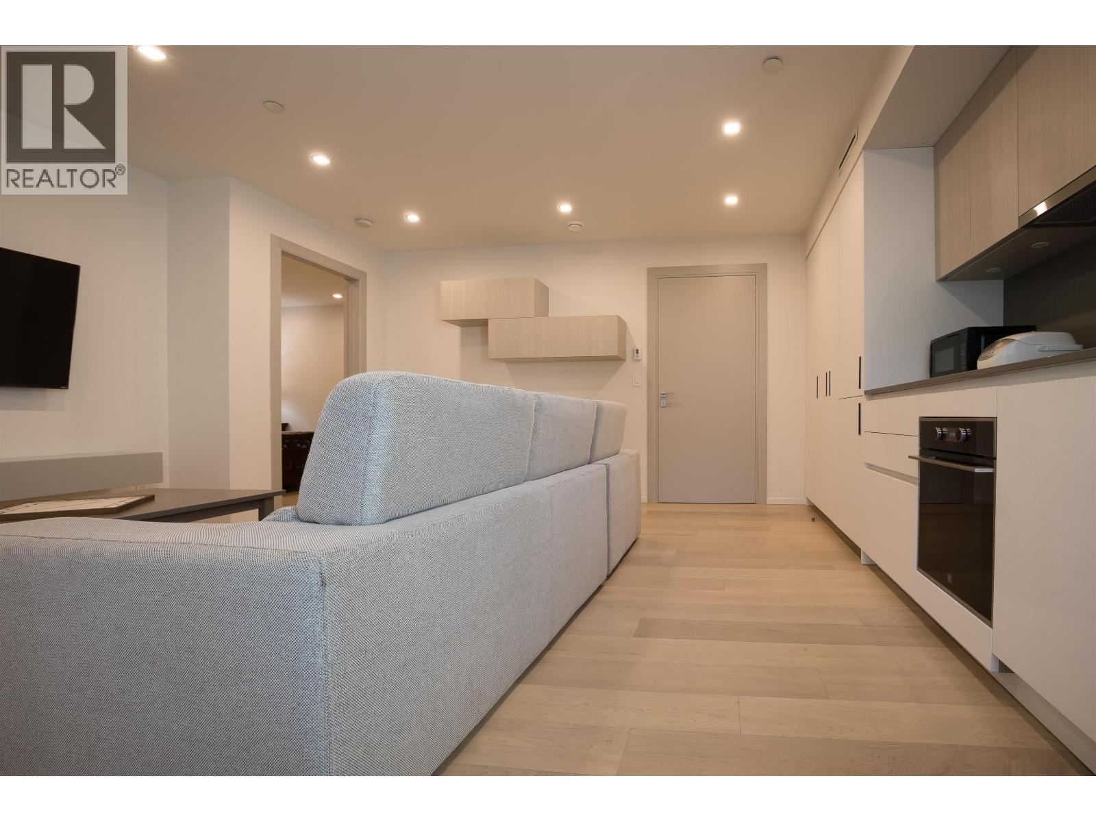 1076 Park Drive Property Photo 17