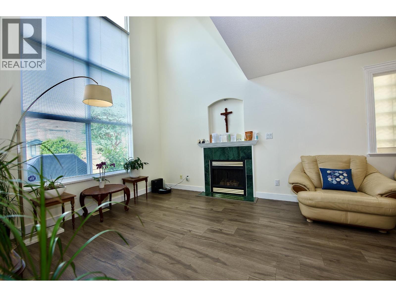 46 1370 Riverwood Gate Property Photo 4