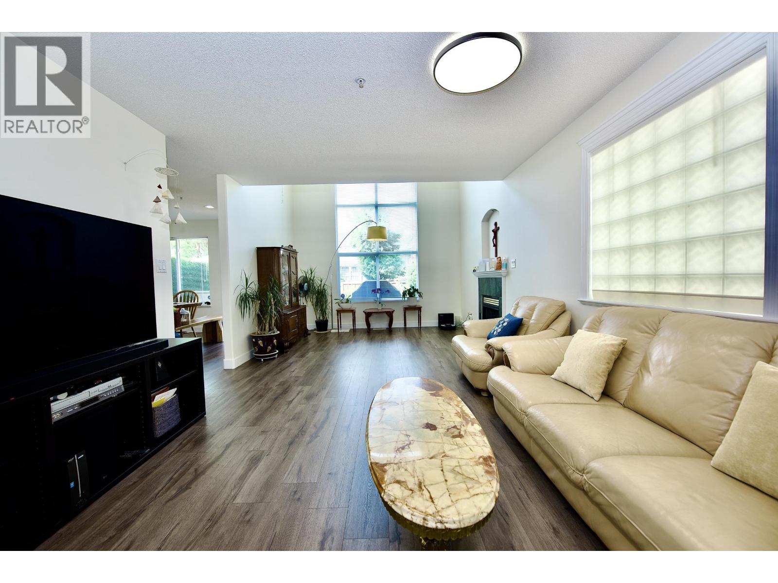 46 1370 Riverwood Gate Property Photo 7